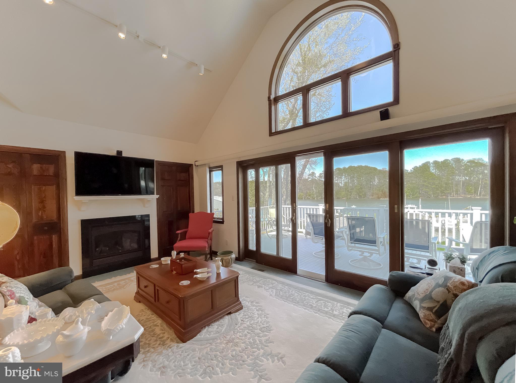 MCKAYS BEACH - Residential