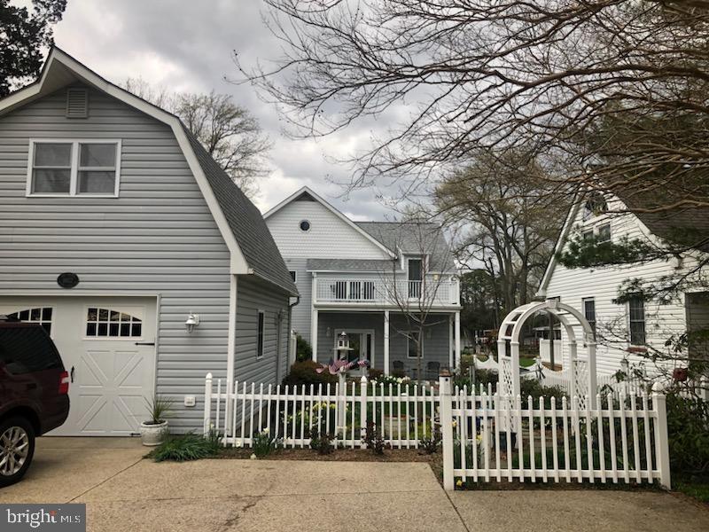 MCKAYS BEACH - Residential