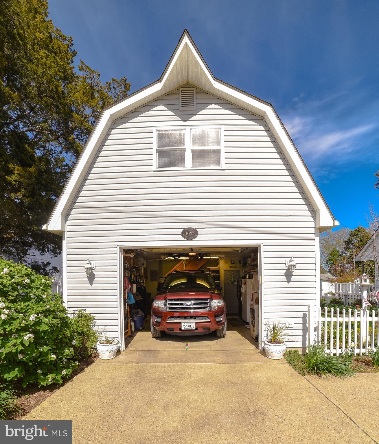 MCKAYS BEACH - Residential