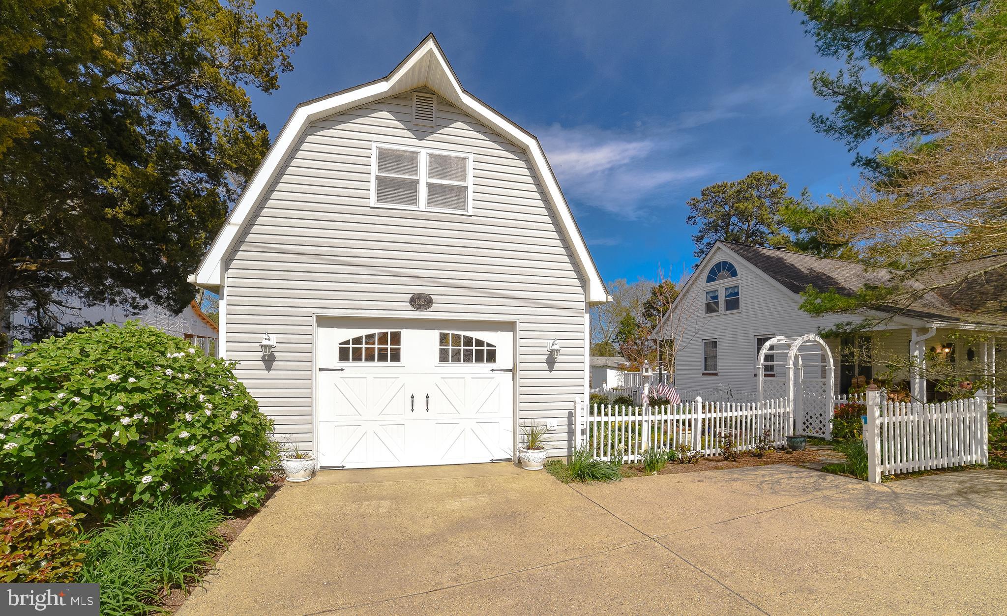 MCKAYS BEACH - Residential