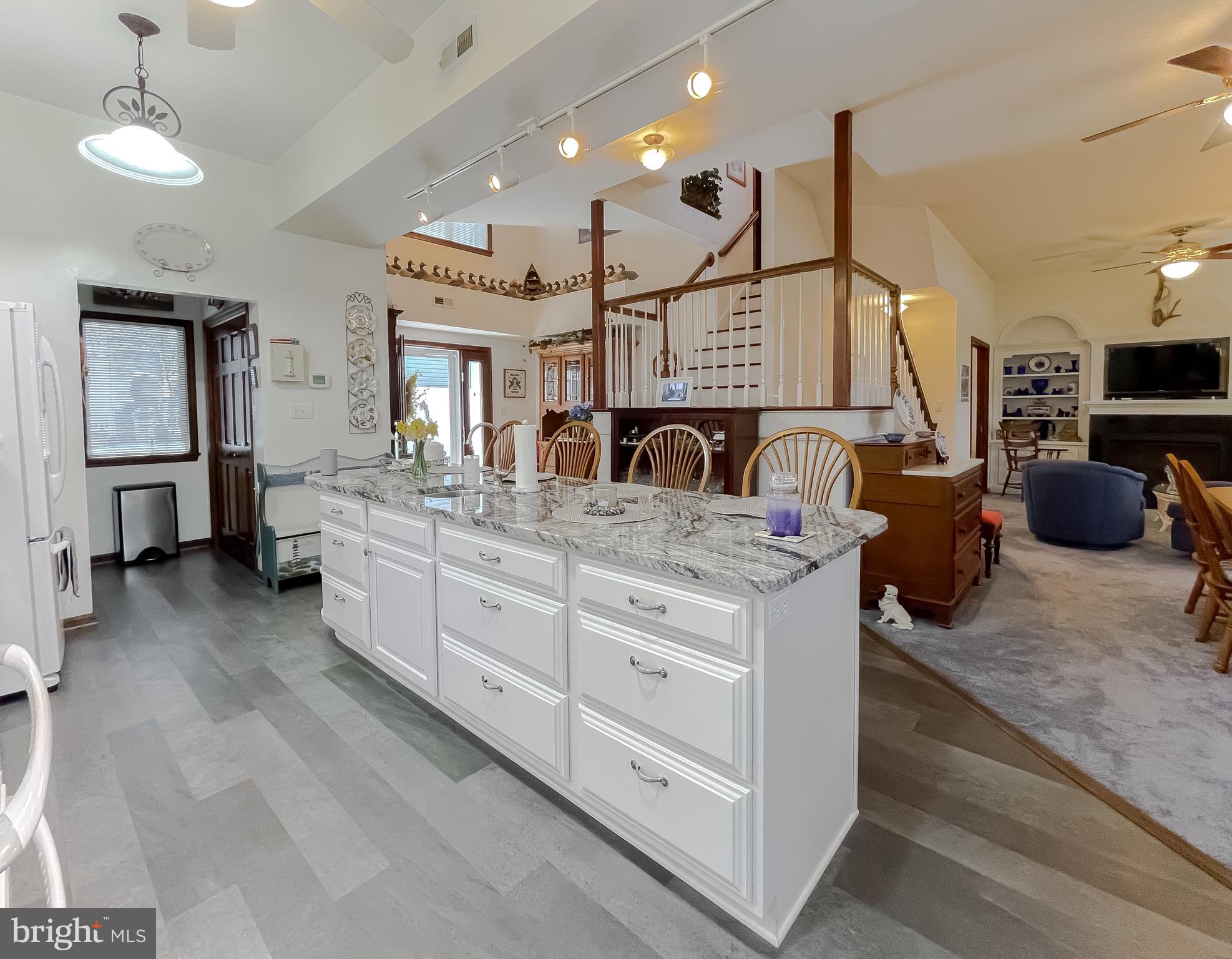 MCKAYS BEACH - Residential