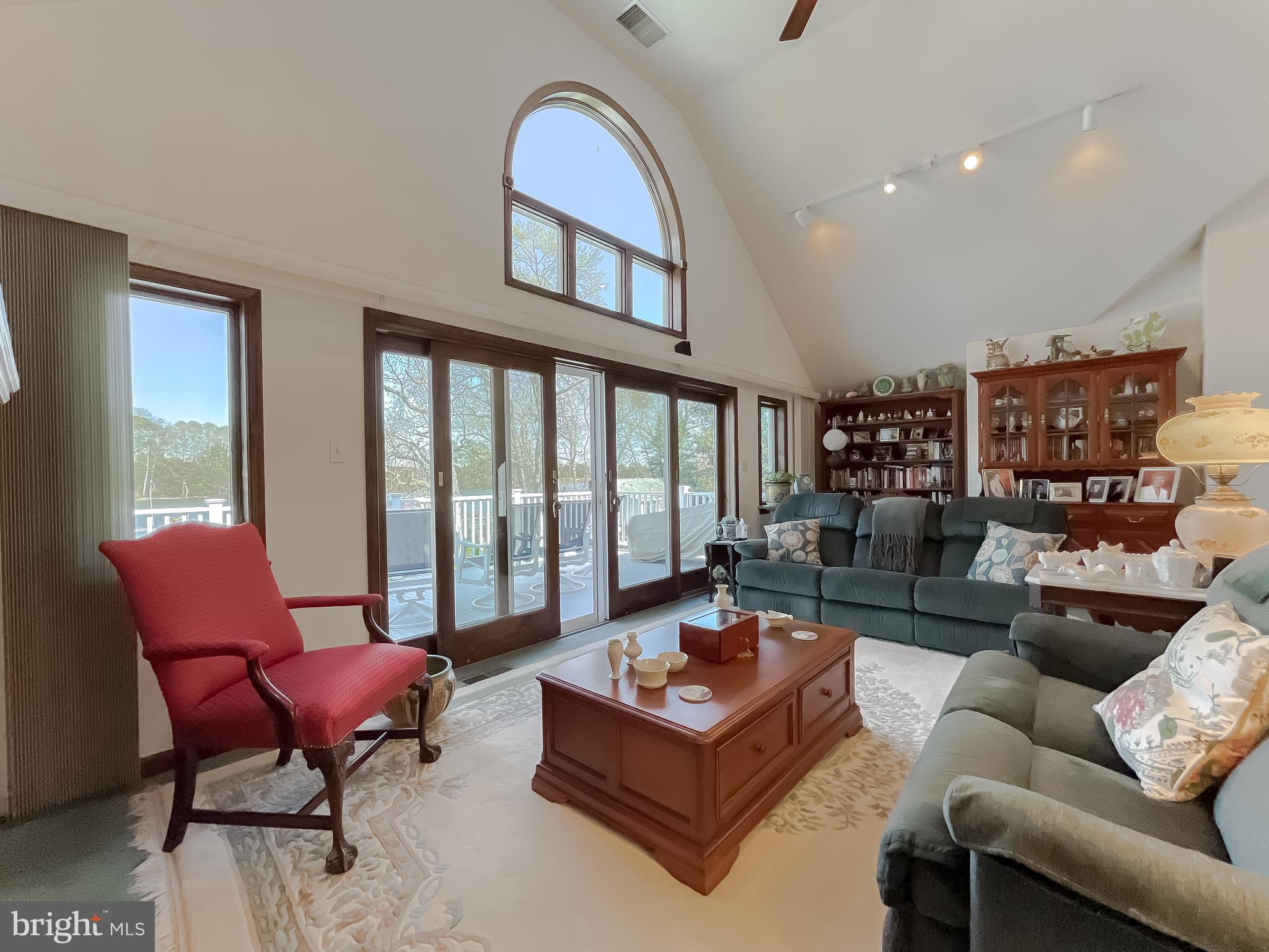 MCKAYS BEACH - Residential