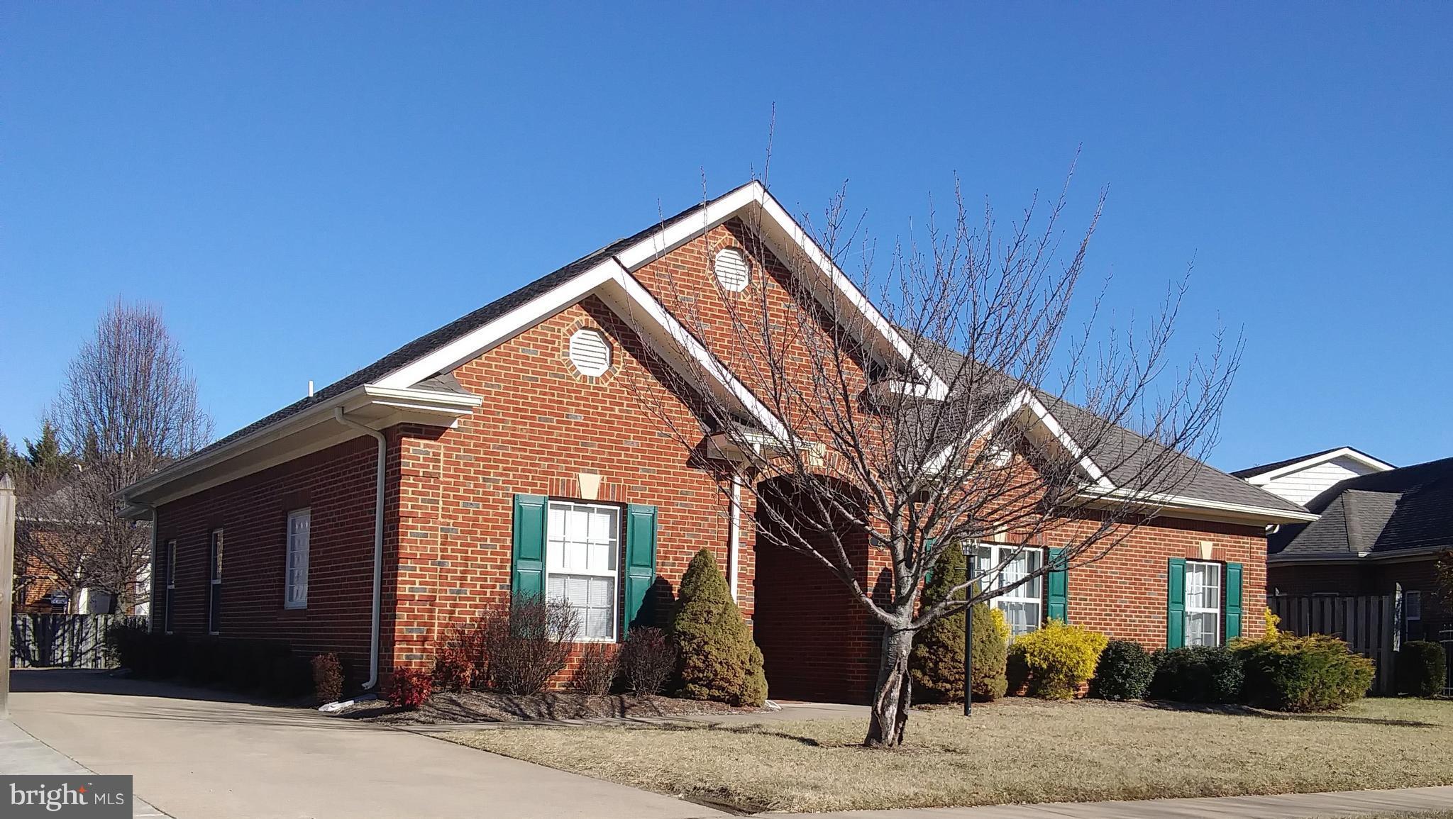 CARRIAGE HOUSE CHASE - Residential Lease