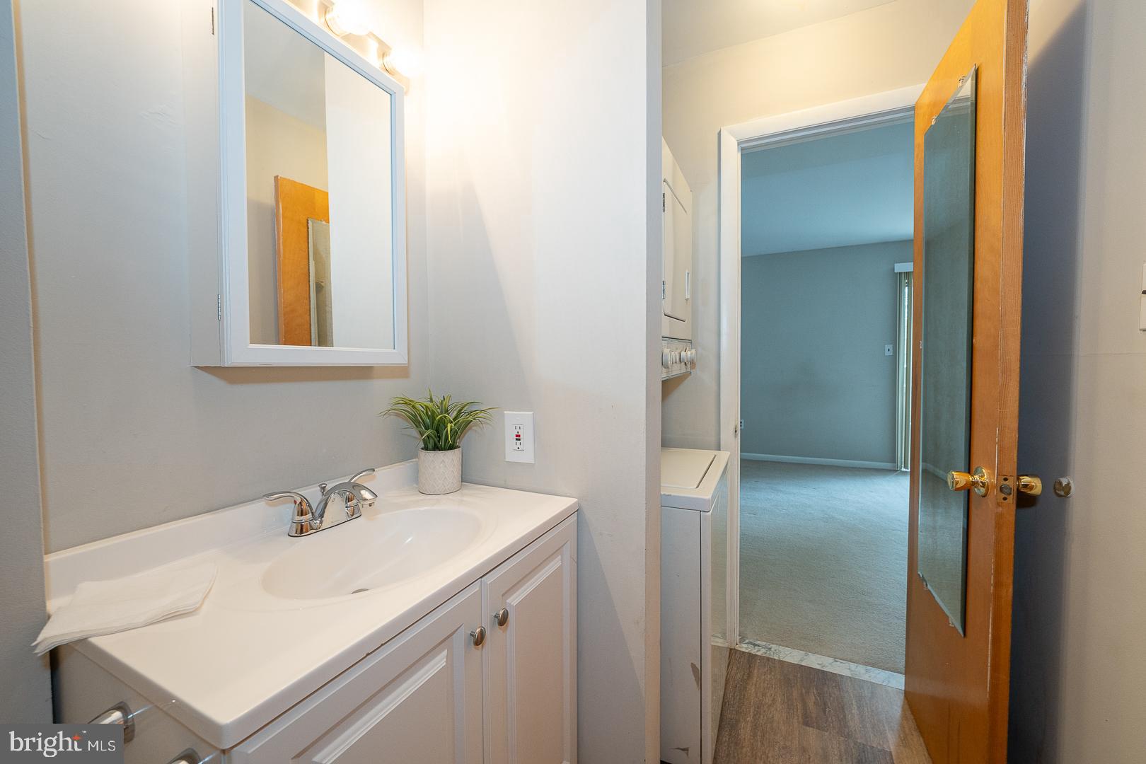 HICKORY HILL - Residential