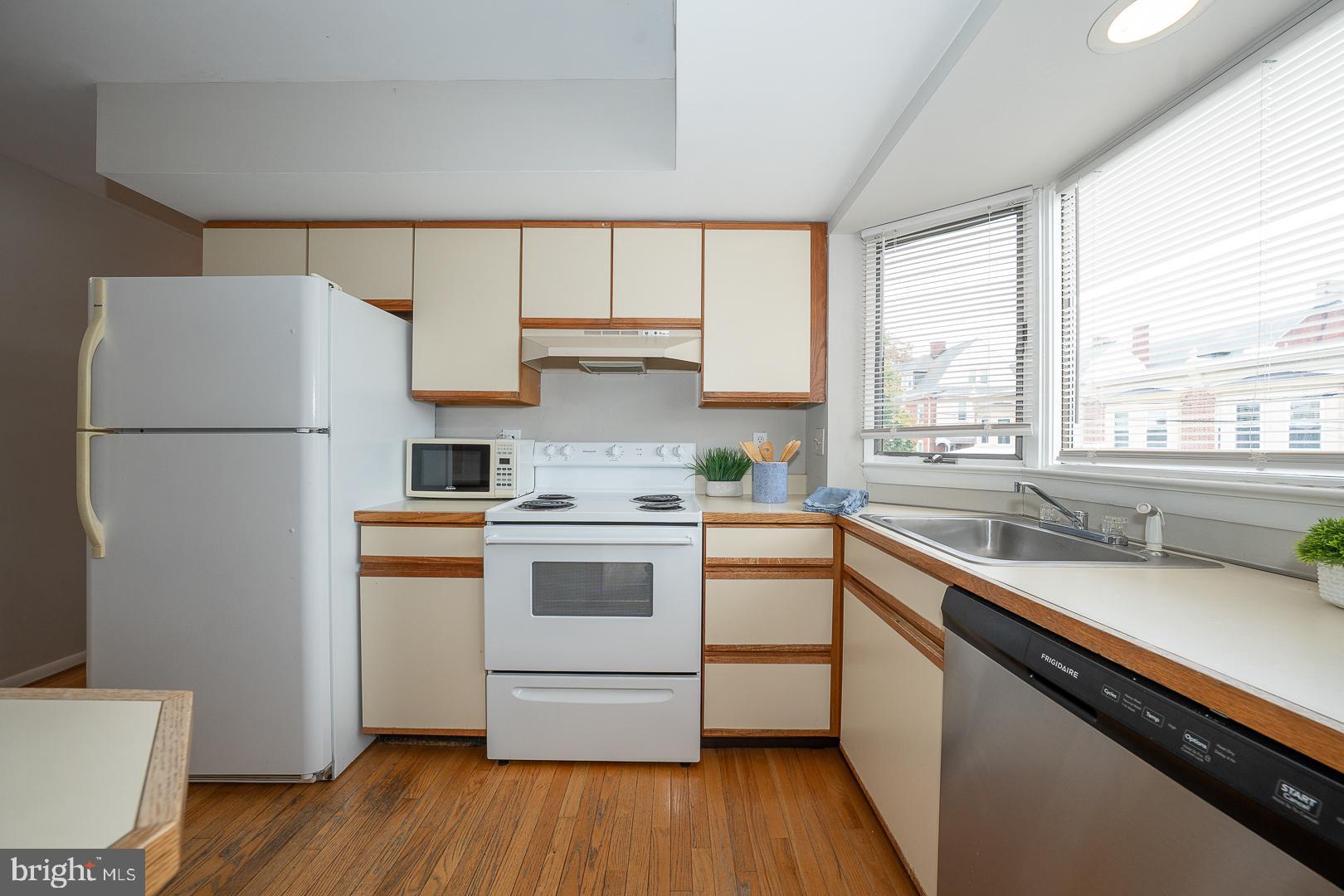 HICKORY HILL - Residential