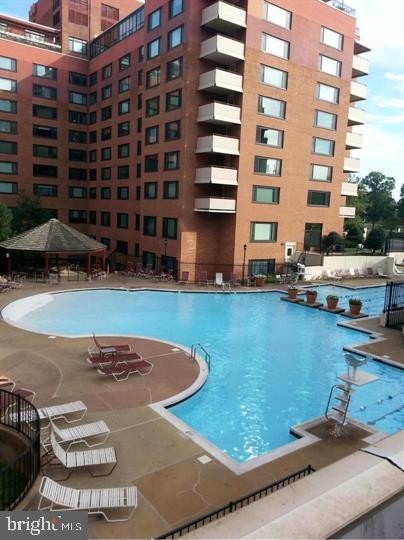 RIVER PLACE - Residential