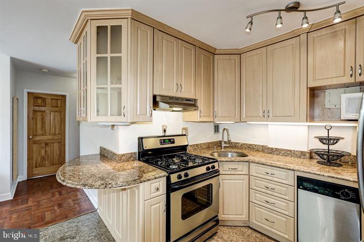 RIVER PLACE - Residential