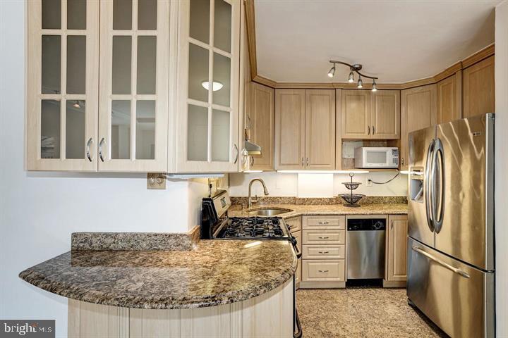 RIVER PLACE - Residential