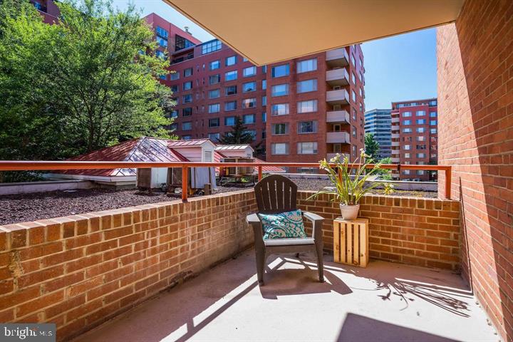 RIVER PLACE - Residential