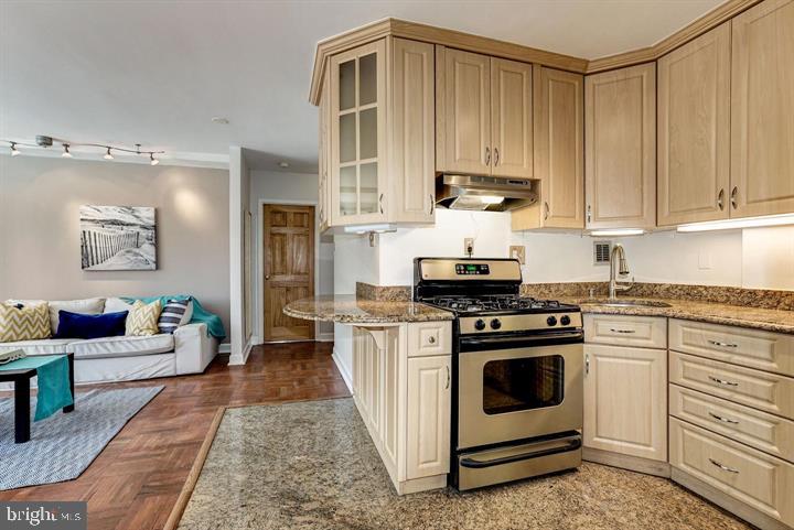 RIVER PLACE - Residential