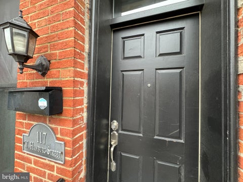 Townhouse For Sale - 117 W Hamburg Street<br/> BALTIMORE, MD 21230