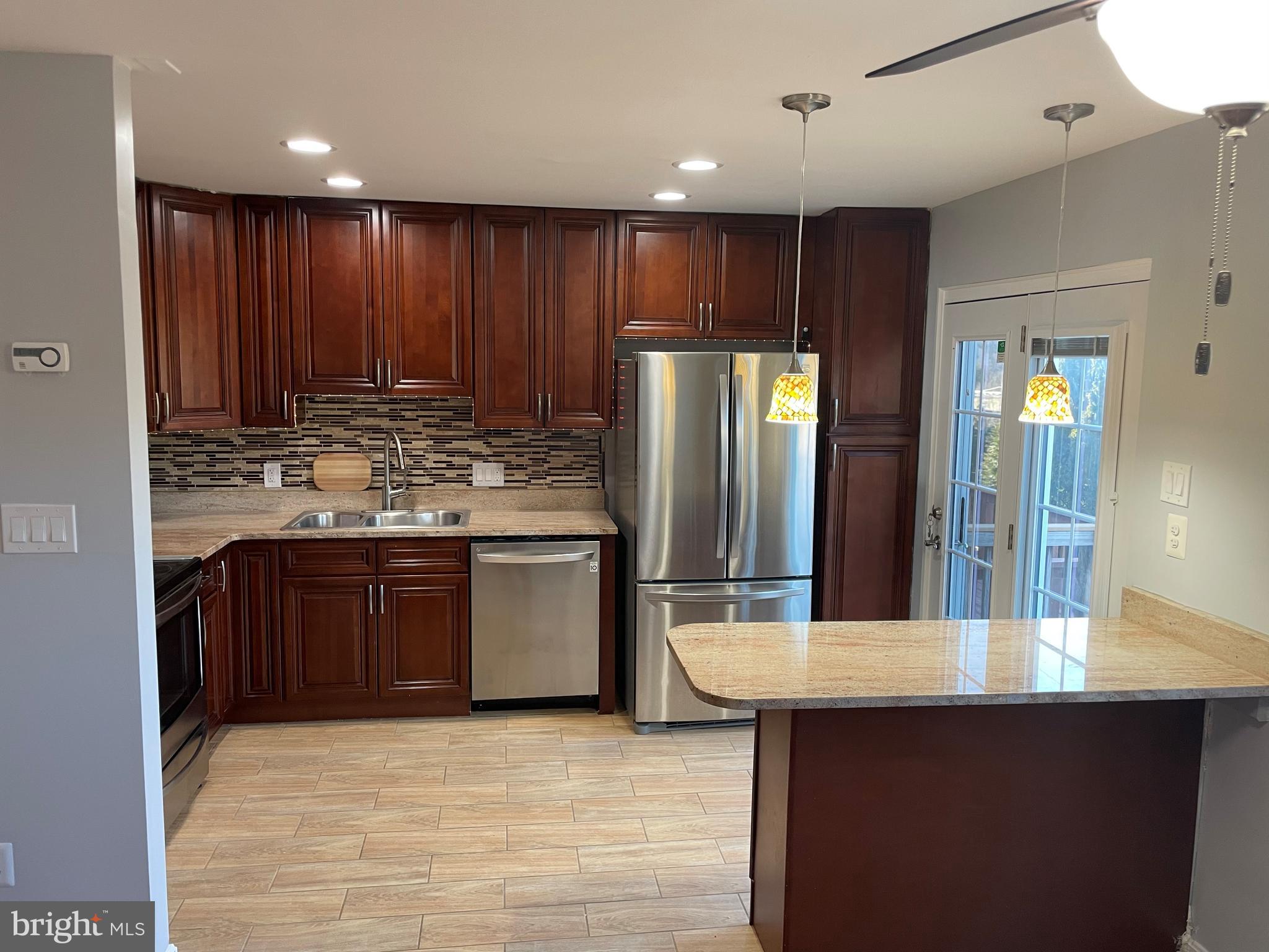 SEQUOIA LEA - Residential Lease