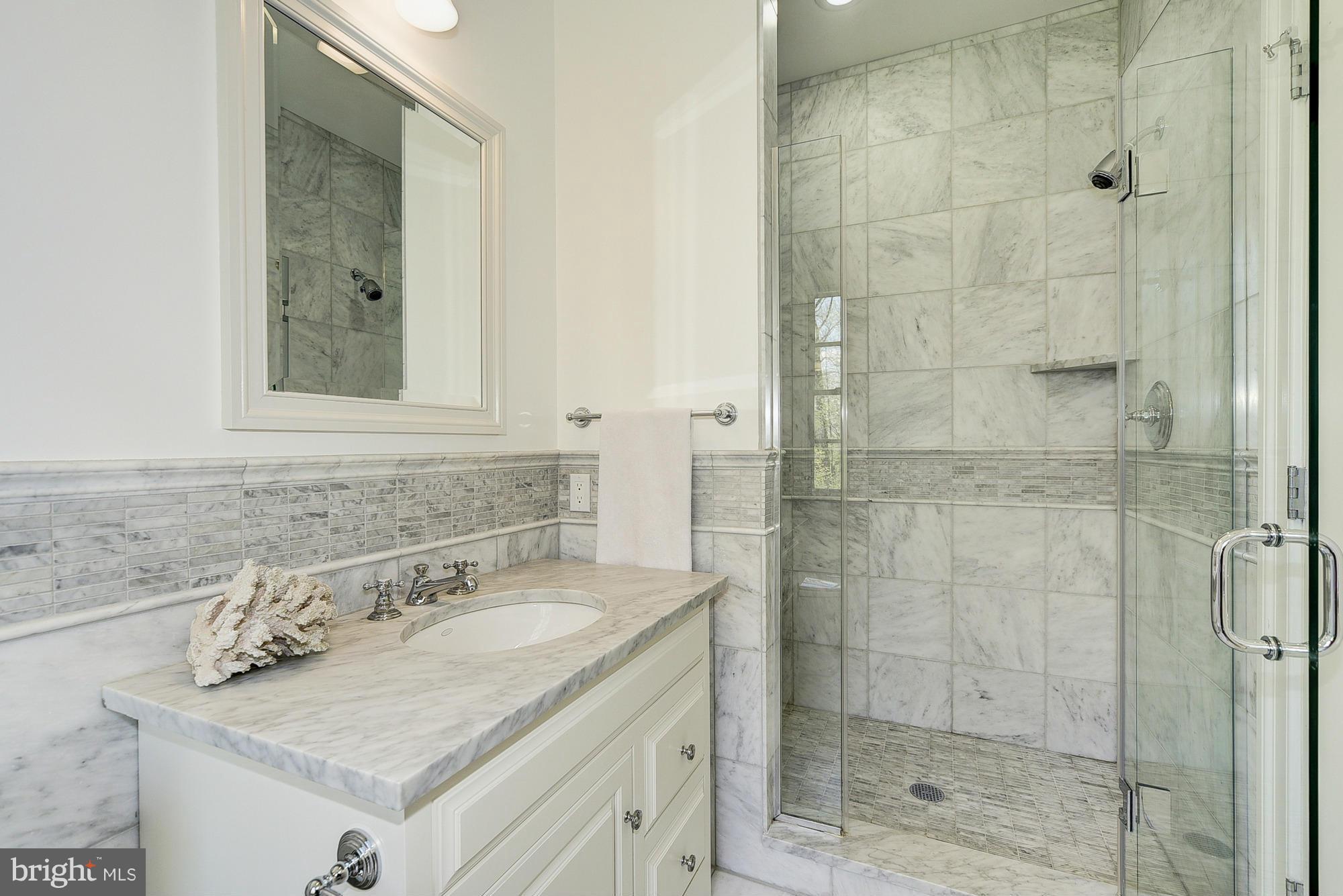 BRADLEY HILLS GROVE - Residential