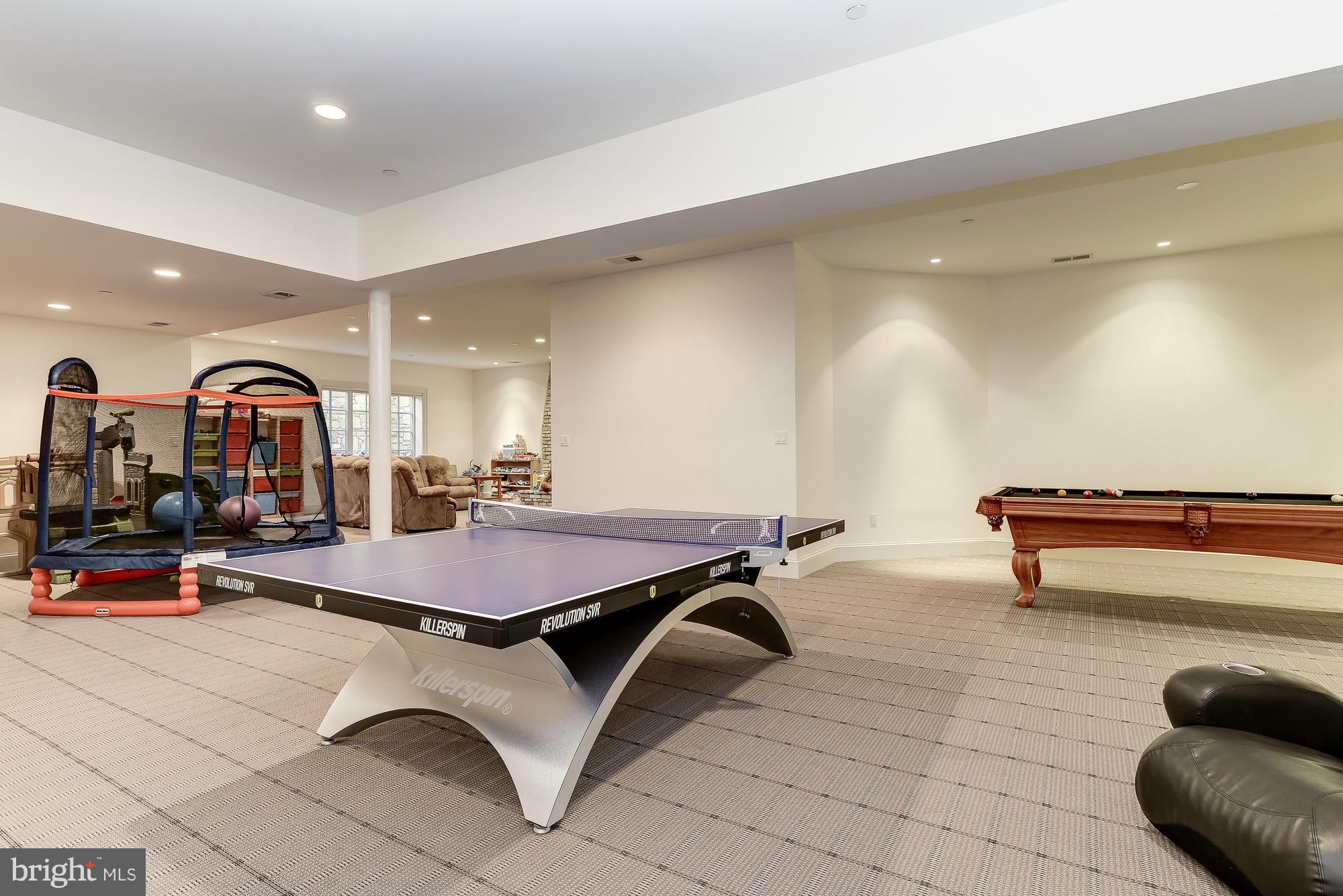 BRADLEY HILLS GROVE - Residential