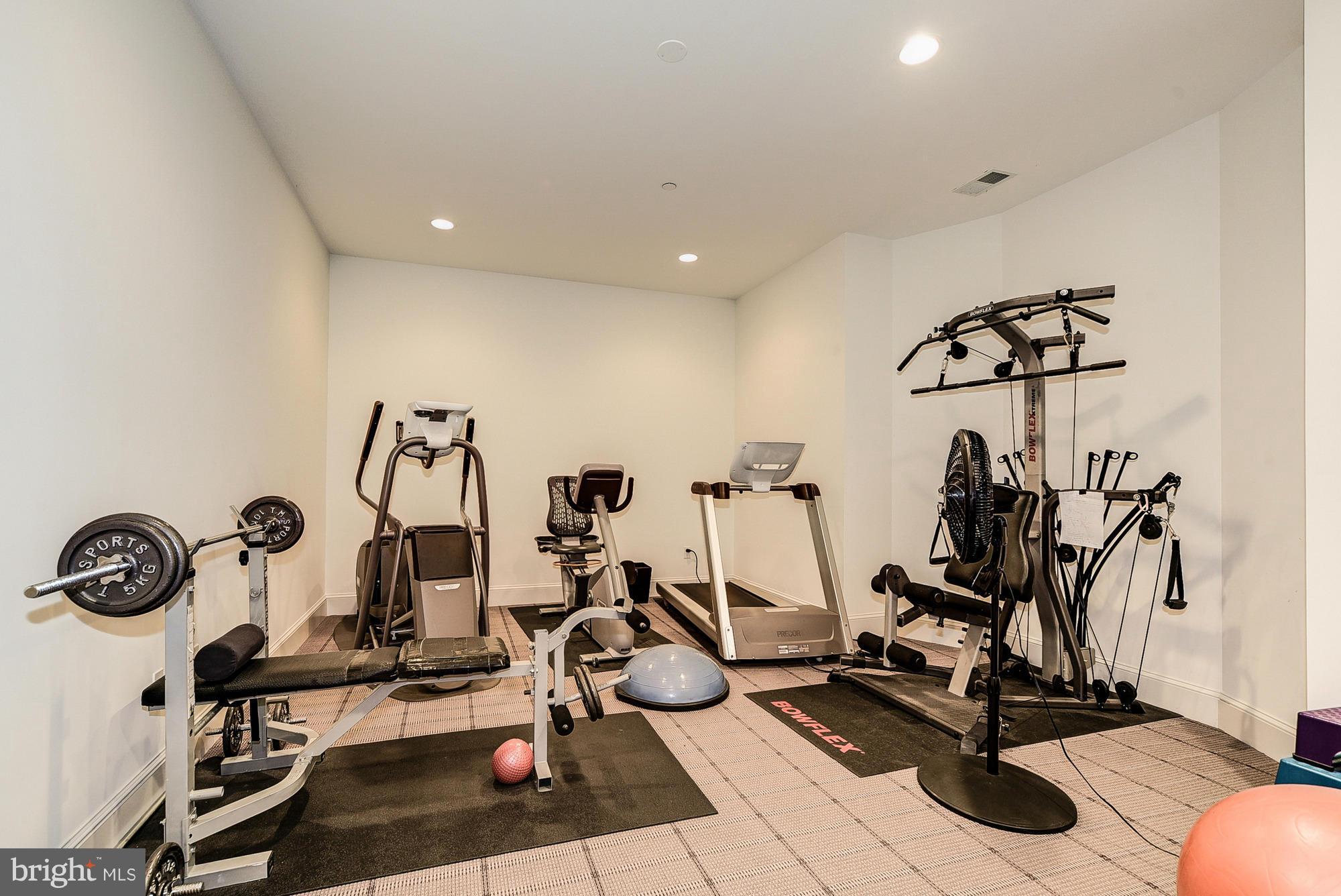 BRADLEY HILLS GROVE - Residential