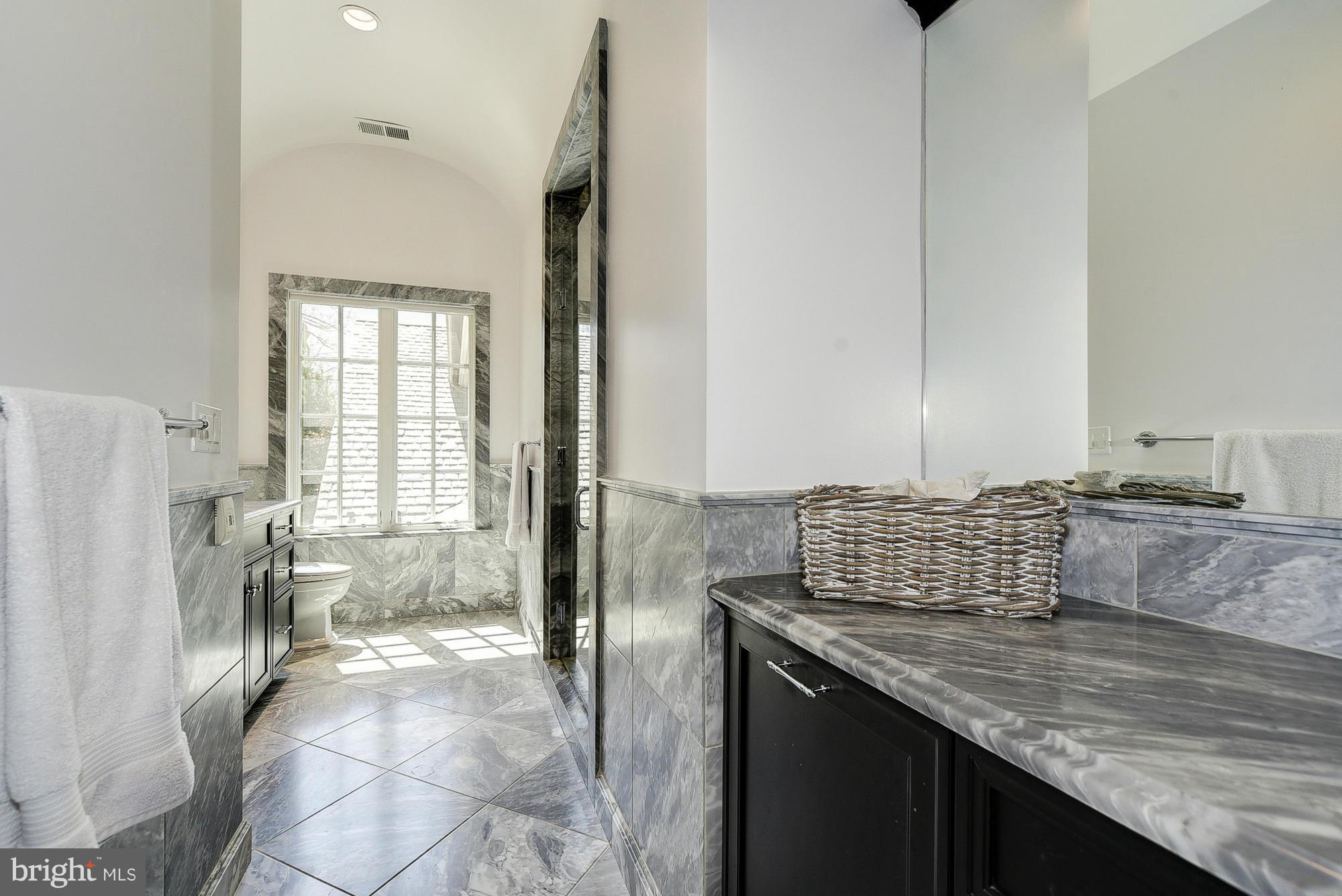 BRADLEY HILLS GROVE - Residential