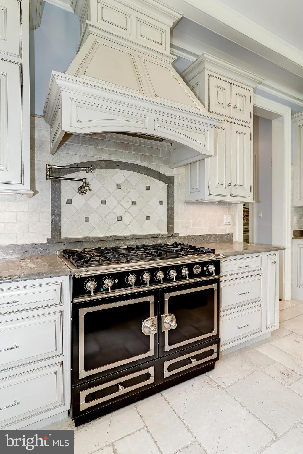 BRADLEY HILLS GROVE - Residential