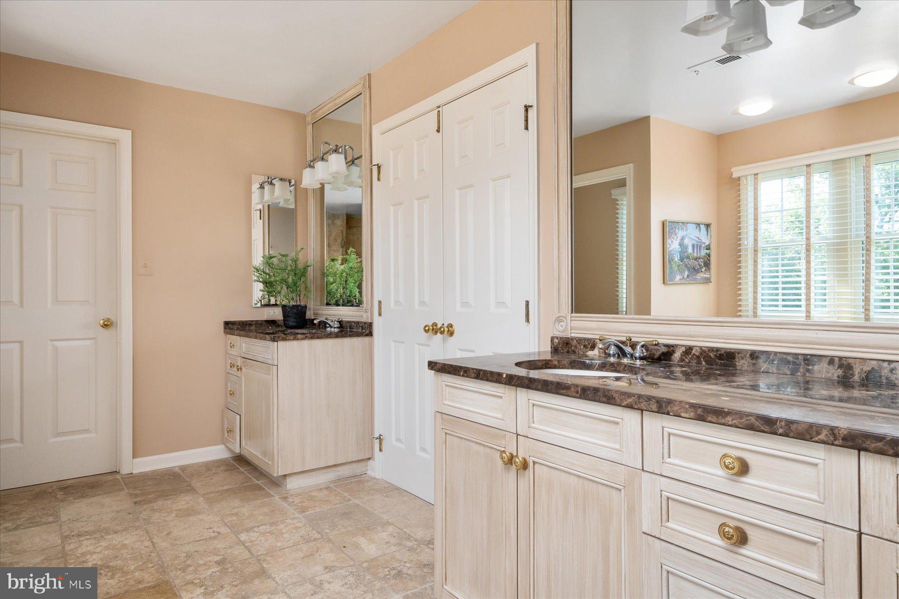 ASHLEIGH KNOLLS - Residential