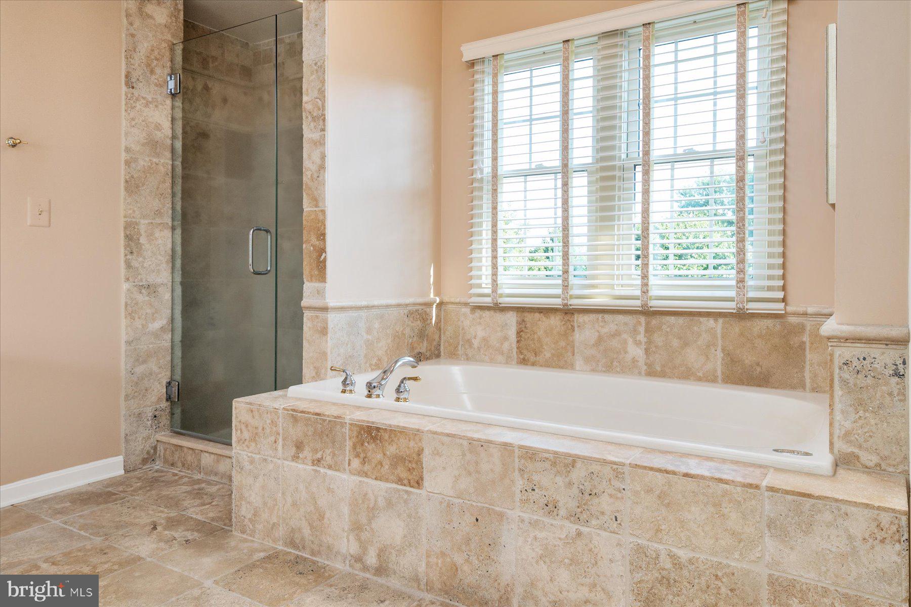 ASHLEIGH KNOLLS - Residential