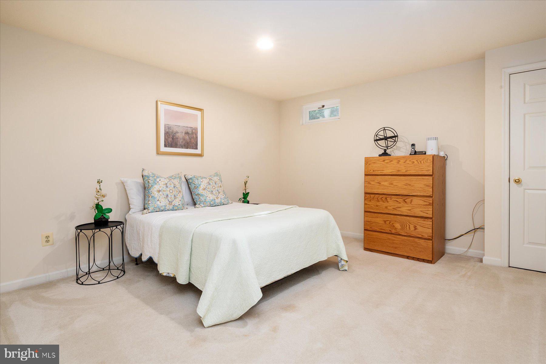 ASHLEIGH KNOLLS - Residential