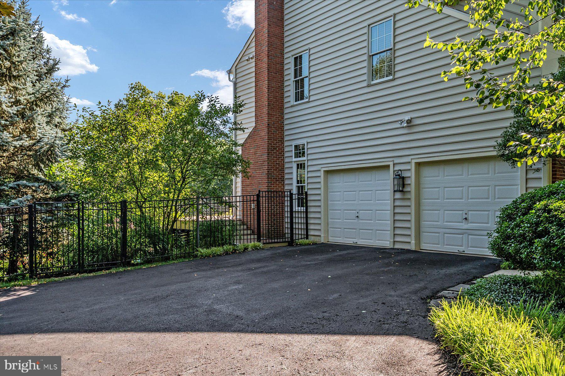 ASHLEIGH KNOLLS - Residential