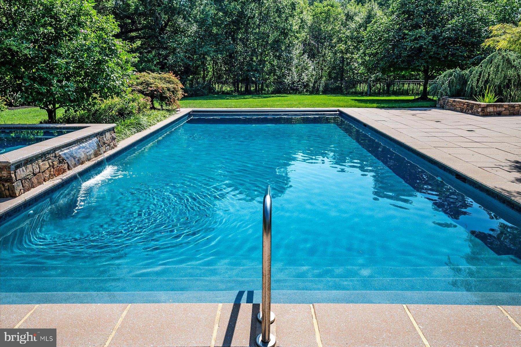 ASHLEIGH KNOLLS - Residential