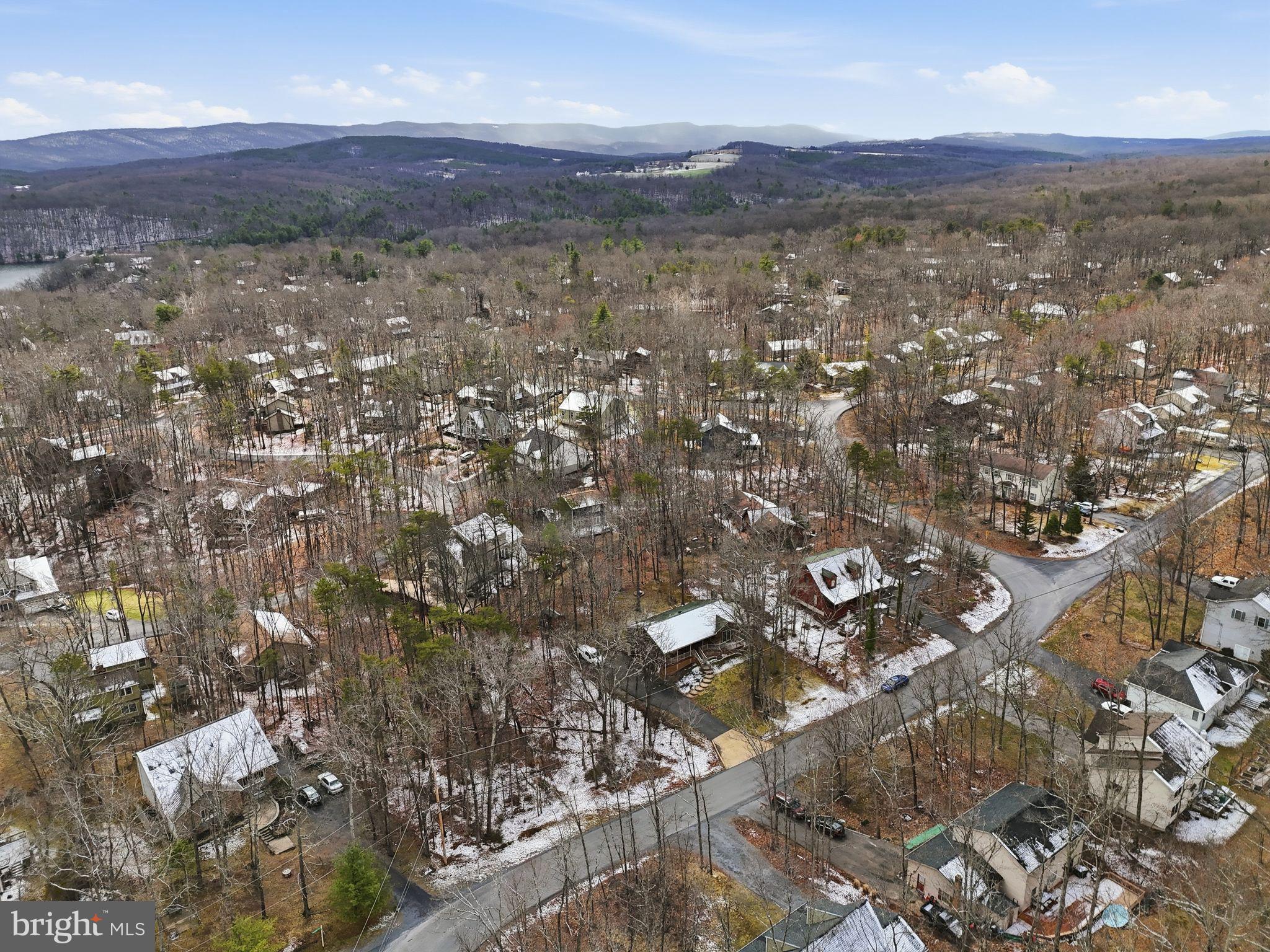 LAKE HOLIDAY ESTATES - Residential