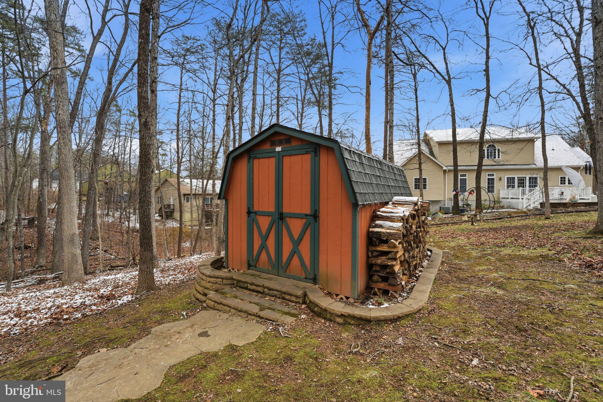 LAKE HOLIDAY ESTATES - Residential