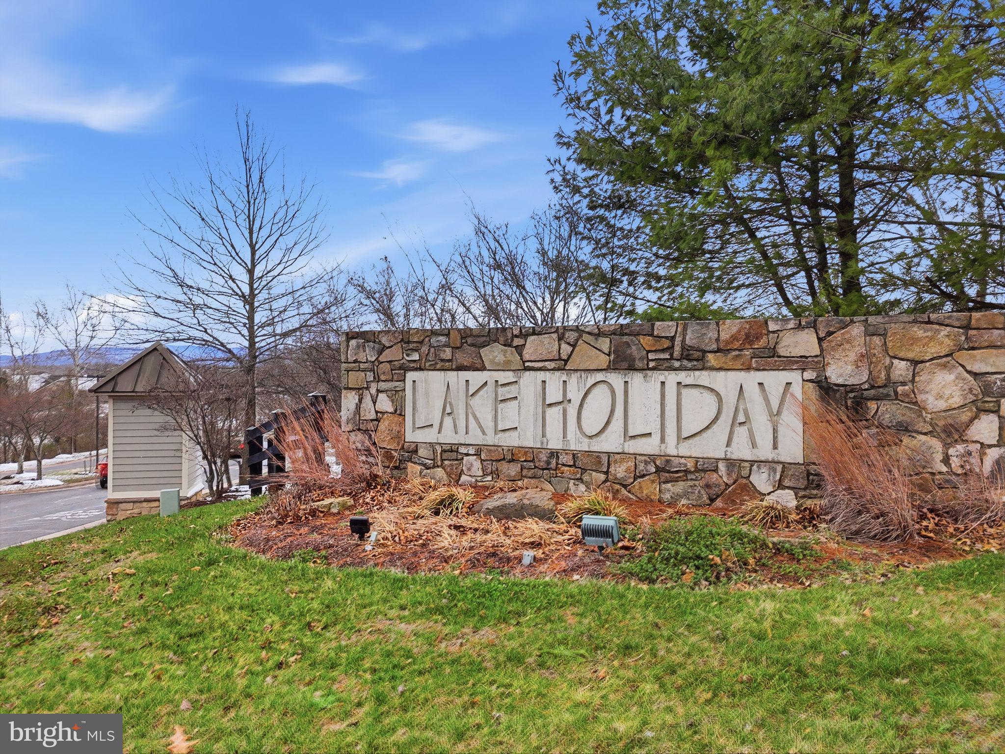 LAKE HOLIDAY ESTATES - Residential