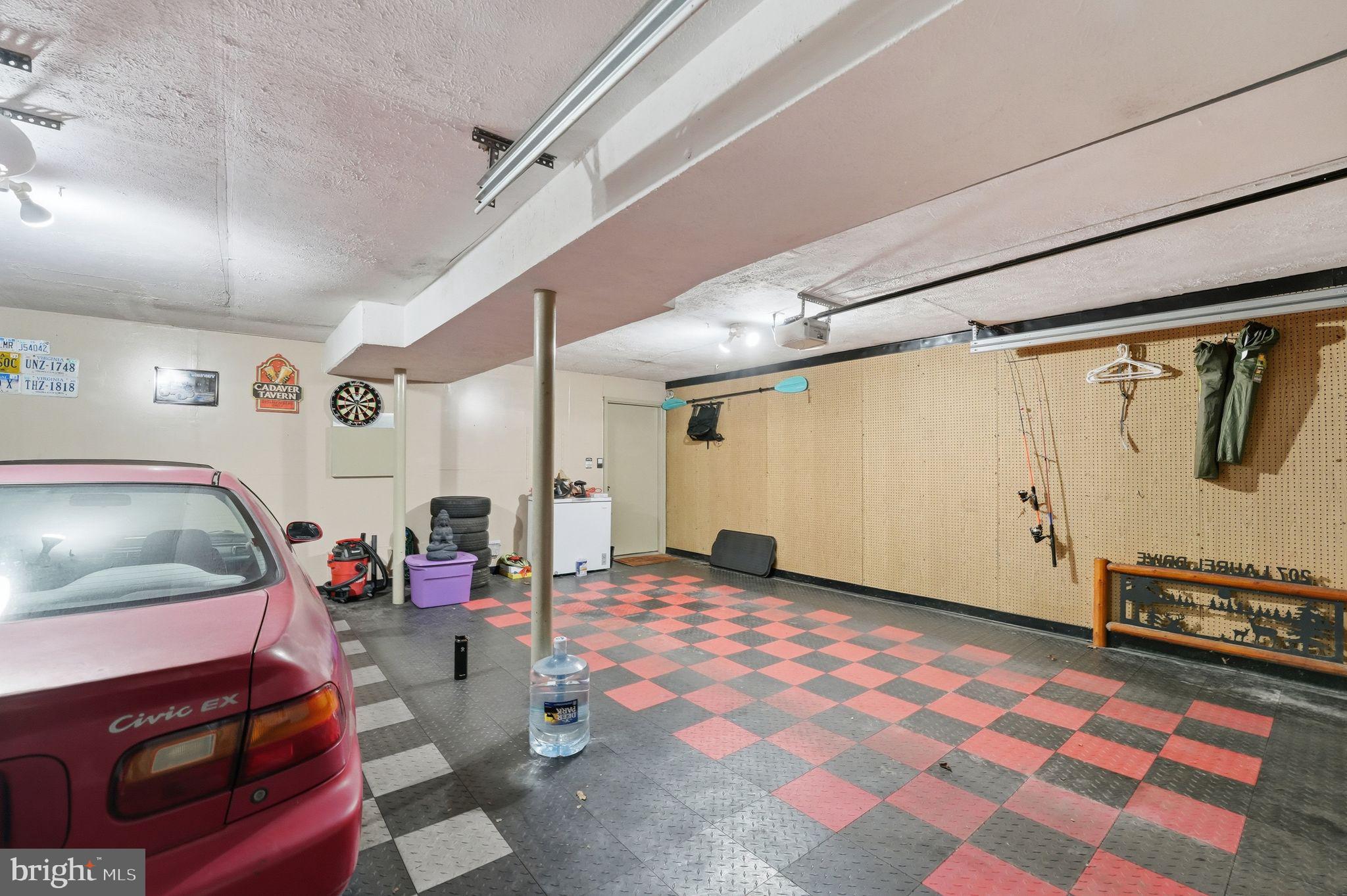 LAKE HOLIDAY ESTATES - Residential