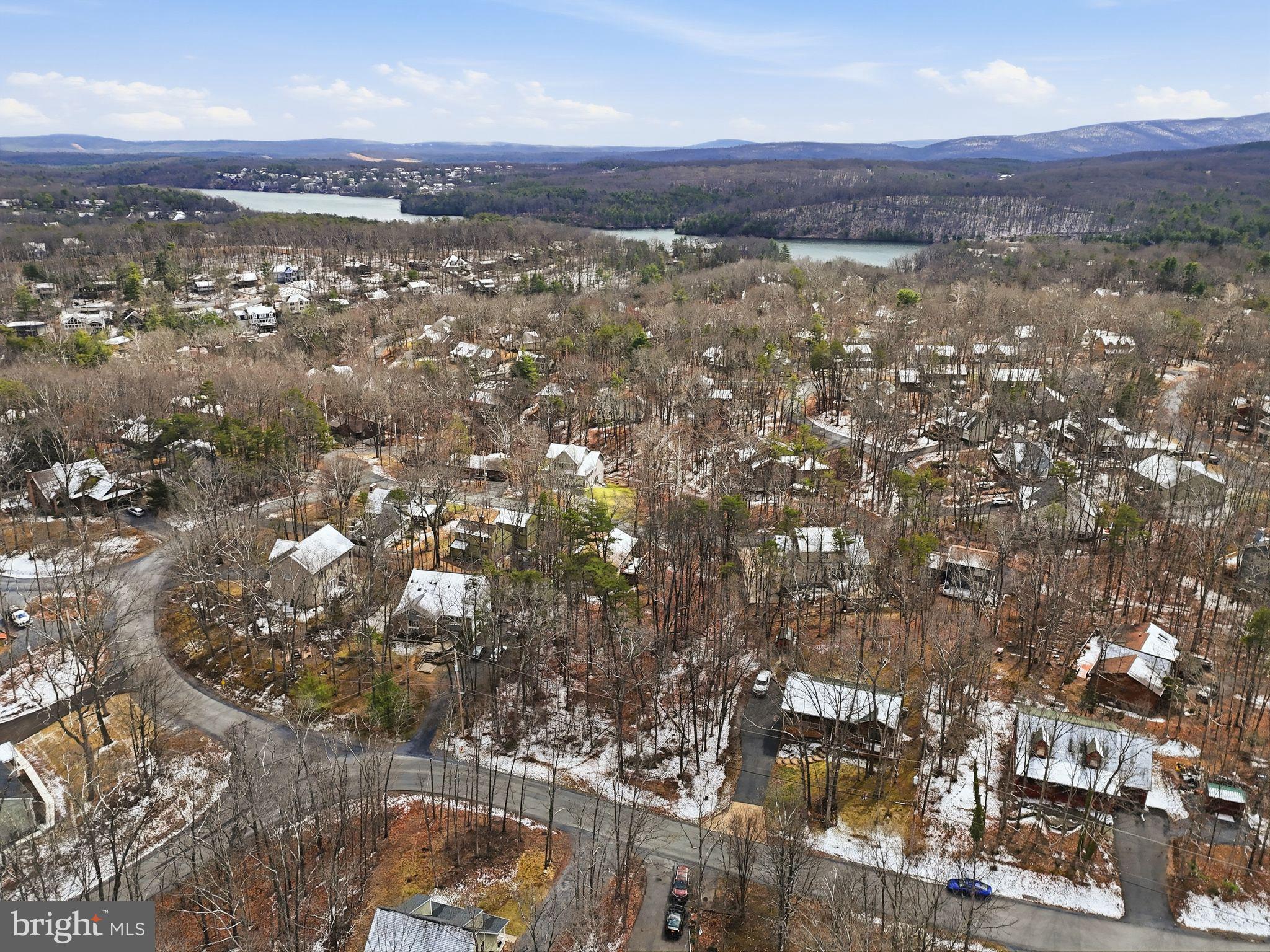 LAKE HOLIDAY ESTATES - Residential