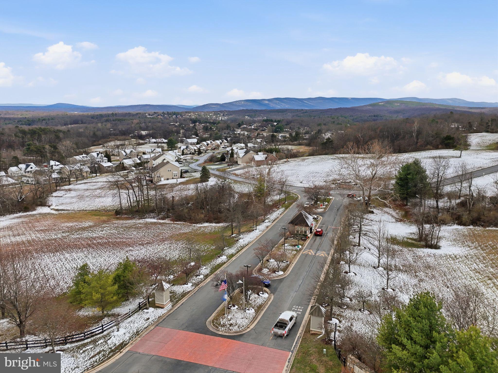 LAKE HOLIDAY ESTATES - Residential