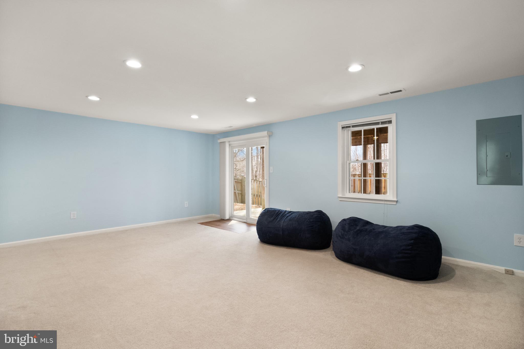 SPRING WOODS - Residential