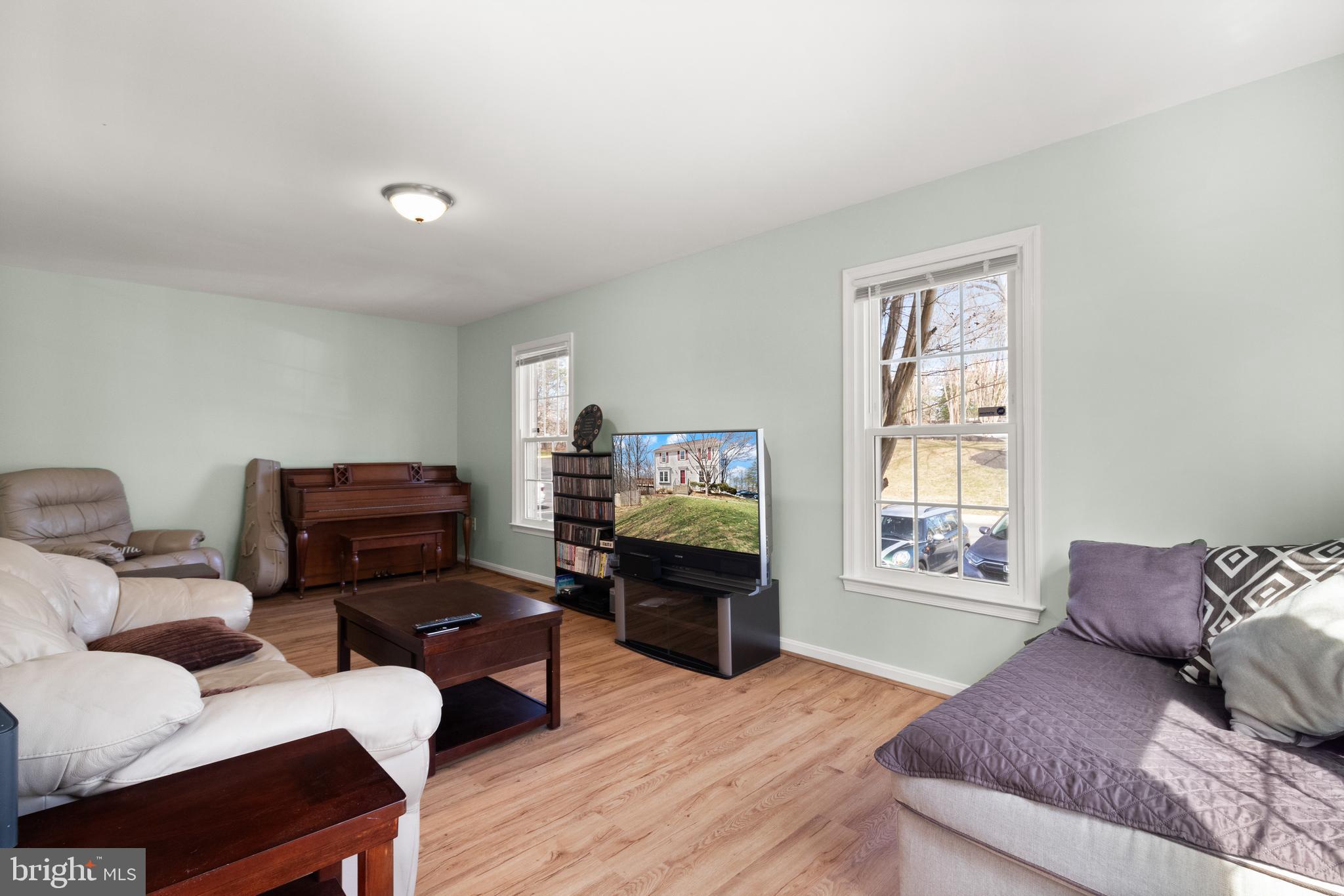 SPRING WOODS - Residential