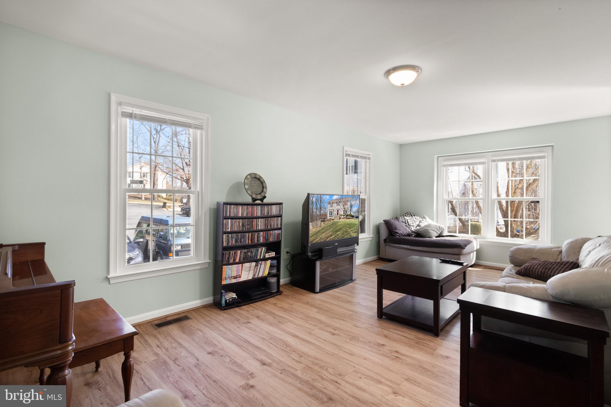 SPRING WOODS - Residential