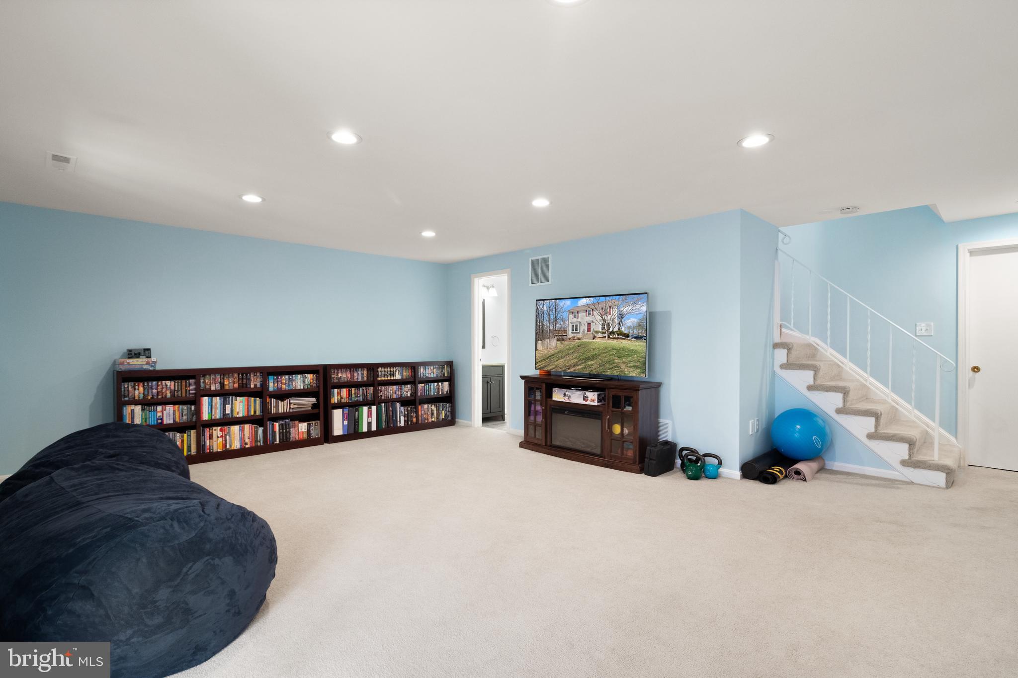 SPRING WOODS - Residential