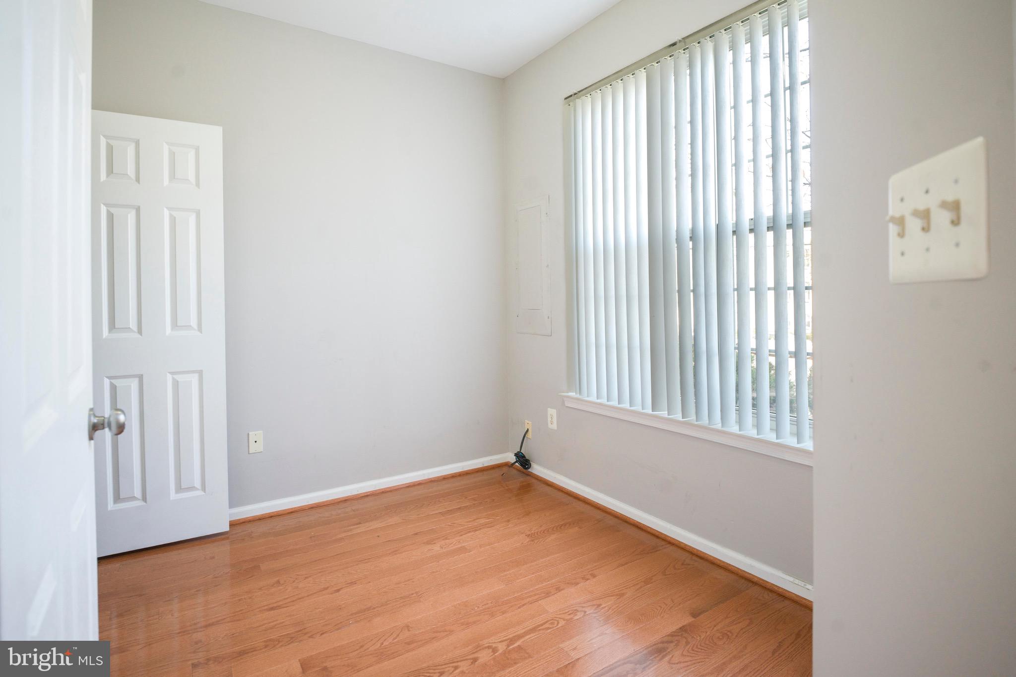 4281 S CAPITOL STREET SW