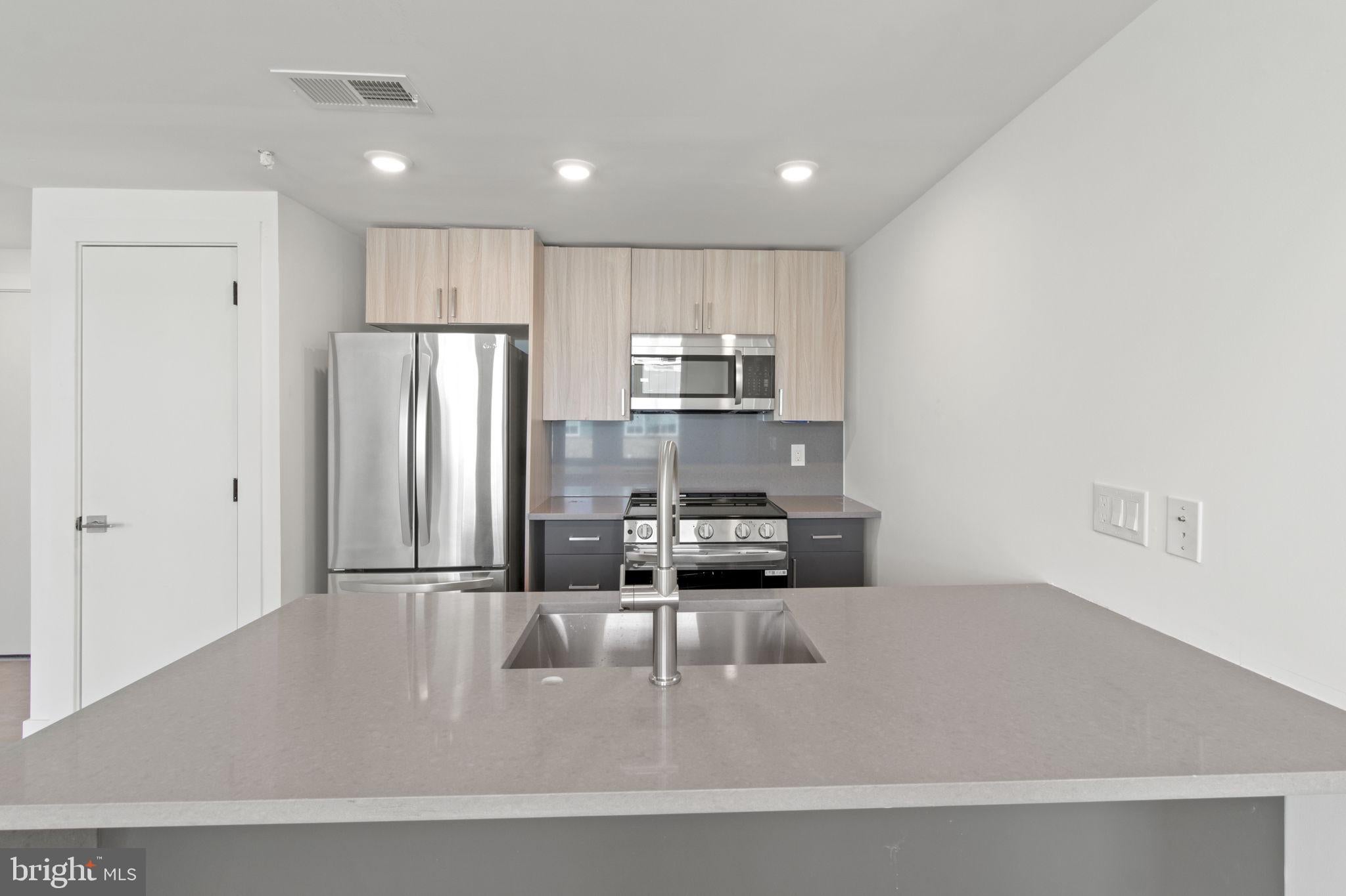 2000 DREER STREET 205