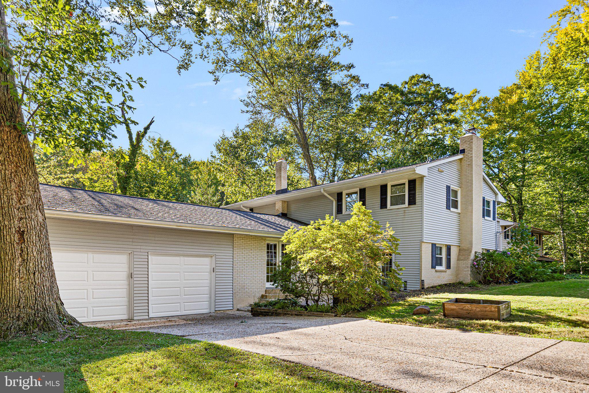 4 N CLIFFE DRIVE