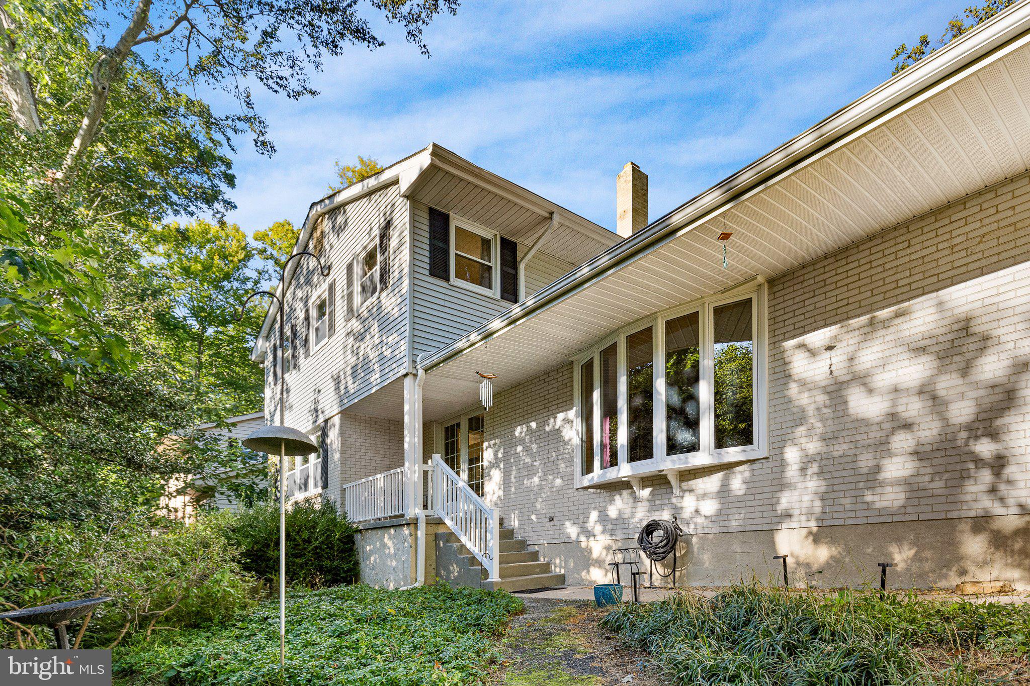 4 N CLIFFE DRIVE
