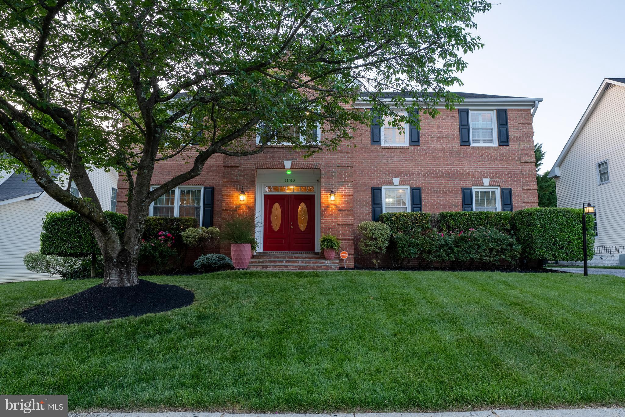 LARGE COLONIAL WITH OVER 6,000 SQ. FT. OF LIVING SPACE. 5 BEDROOMS, 3FULL BATHS AND 1 HALF BATH. MANY UPGRADES. ALL MAJOR COMPONENTS HAVE BEEN REPLACED - ROOF, DOUBLE FURNACES, HOT WATER HEATER, AIR CONDITIONS. BEAUTIFUL ALL BRICK FRONT WITH DOUBLE DOORS, SIDE ENTRY GARAGE, LEVEL YARD WITH NO MAINTENCE BLACK ROD IRON FENCE, LANDSCRAPED FRONT AND BACK, LARGE LOVELY TWO-TIERED PATIO. DOUBLE ENTRY DOORS LEAD INTO THE TWO-STORY SPACIOUS FOYER, EXPOSING THE DOUBLE WIDE STAIRCASE AND HARDWOOD FLOORING. OFF THE FOYER ARE THE LIVING ROOM WITH FIREPLACEPLACE, FORMAL DINING ROOM AND 1/2 BATH. FROM THE FOYER IS THE OVERSIDED FAMILY ROOM WITH A FULL BRICK FIREPLACE, EATING AREA, AND KITCHEN WITH ISLAND. THE KITCHEN HAS HIDDEN UPSCALE APPLIANCES, RECESSED AND PENDANT LIGHTS, A CUSTOM BUILT-IN CHINA CABINET, GRANITE COUNTERTOPS, DOUBLE SINKS, COOK-TOP WITH DOWNDRAFT FAN.
UPPER LEVEL HAS 4 BEDROOMS AND 2 FULL BATHS, A LAUNDRY ROOM AND SMALL SITTING AREA IN THE FOYER. THE PRIMARY BEDROOM BOOST A LARGE SLEEPING AREA, SITTING/DRESSING ROOM, TWO LARGE WALK-IN CLOSETS, BATHROOM WITH A SEPARATE SHOWER, INFINITE TUB, 2 FLOATING VANTIES AND WATER CLOSET. PLANTATION SHUTTERS COVERINGS IN ALL THE BEDROOMS AND BATHS. THE BASEMENT IS COMPLETELY FINISHED, 1 FULL BATH, FAMILY ROOM AND FABULOUS BEDROOM WITH AN AWESOME BUILT CLOSET. THIS PROPERTY HAS CLOSETS GALORE. UTIITY ROOM HAS PLENTY OF STORAGE AND IS GENERATOR READY.