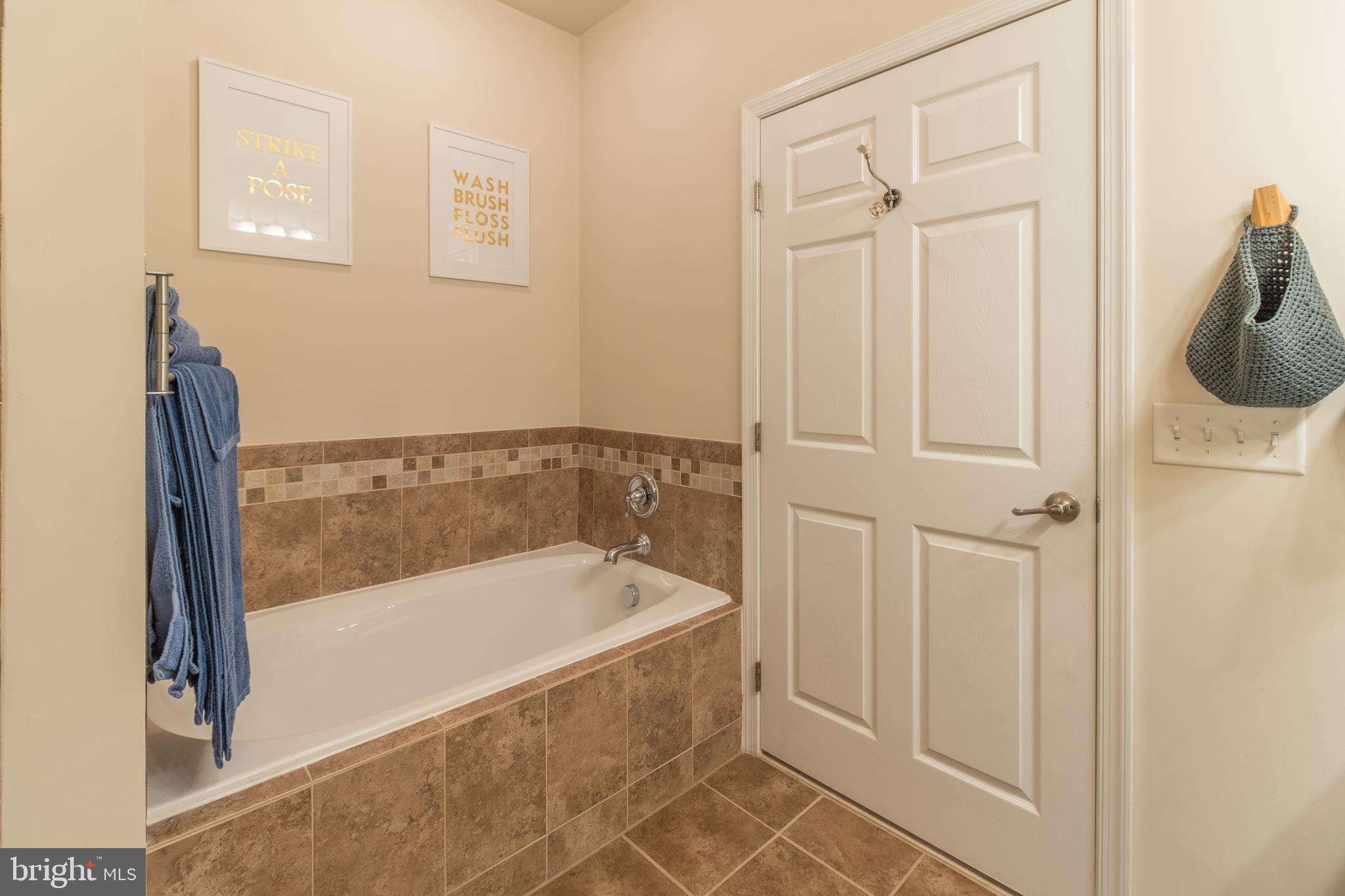 STONEY RUN - Residential Lease