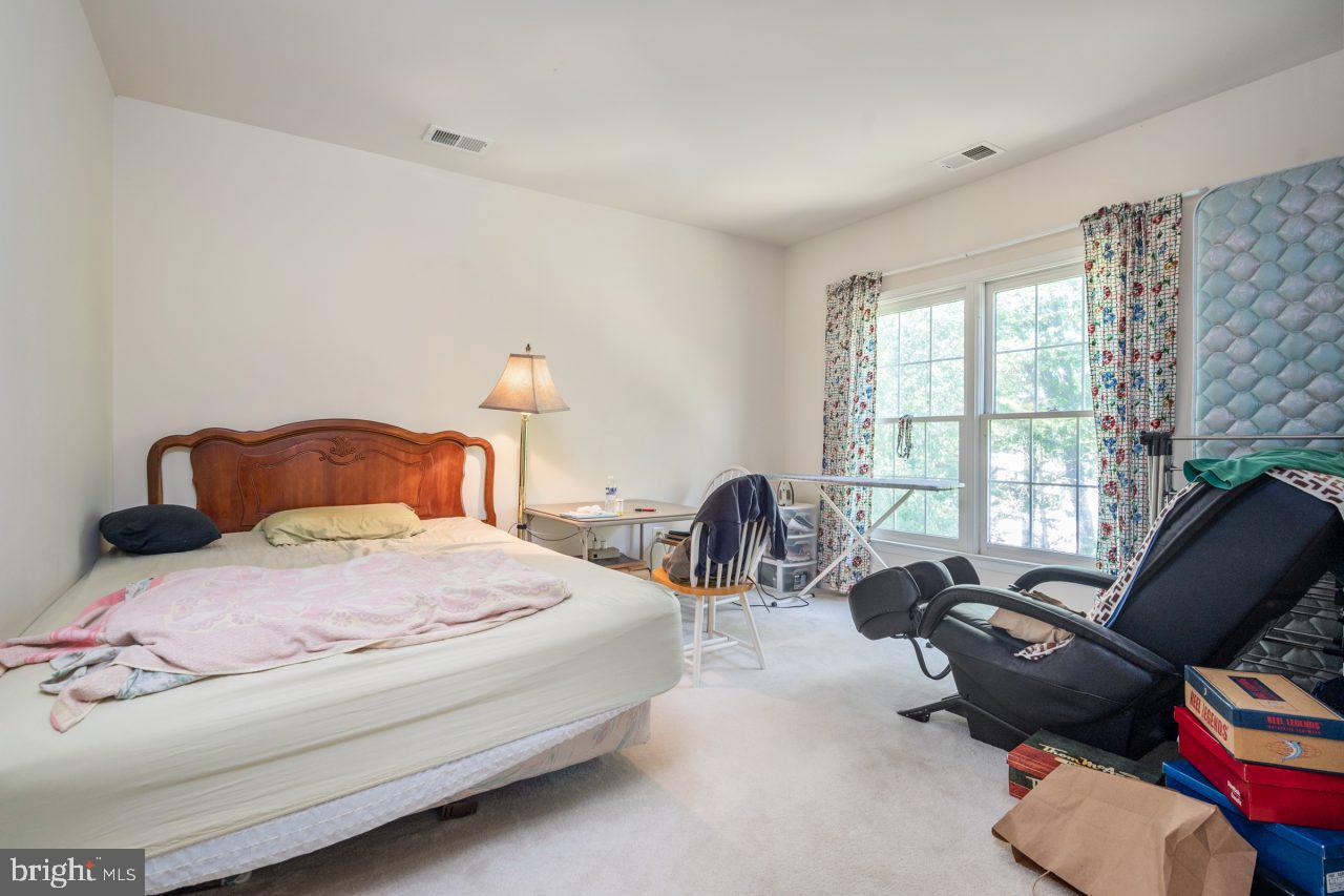 PT ROCKVILLE OUT RES 3 - Residential