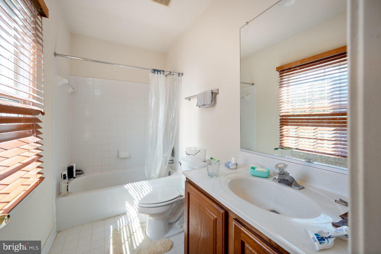 PT ROCKVILLE OUT RES 3 - Residential