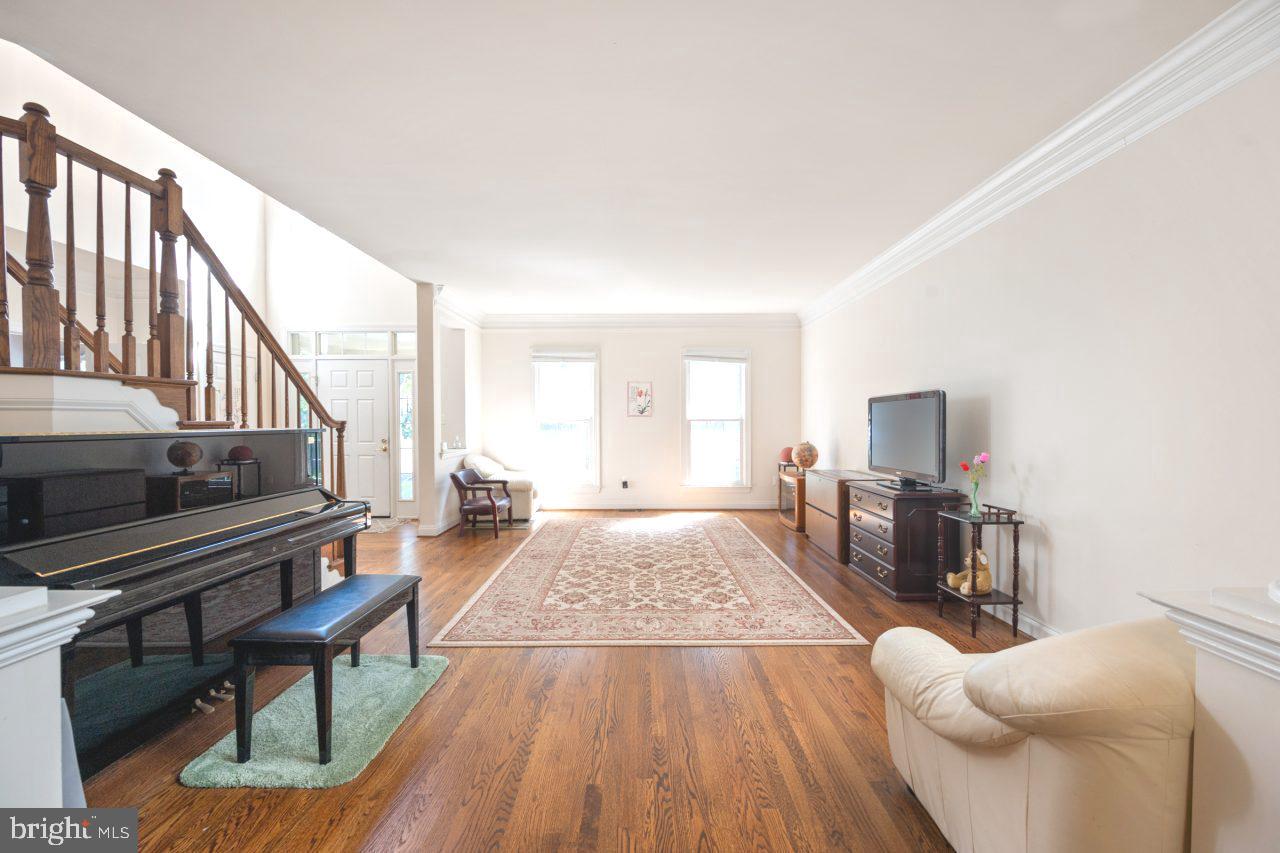 PT ROCKVILLE OUT RES 3 - Residential