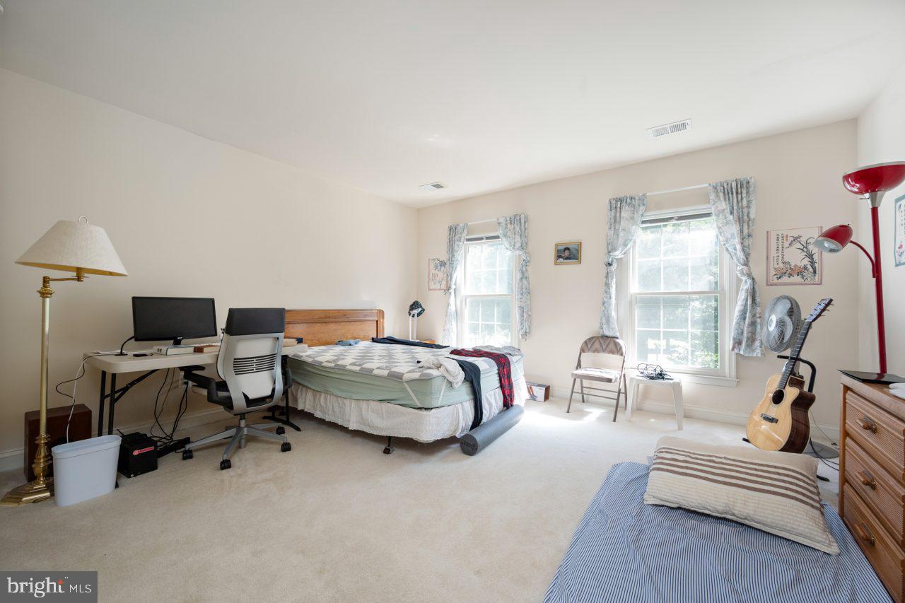 PT ROCKVILLE OUT RES 3 - Residential