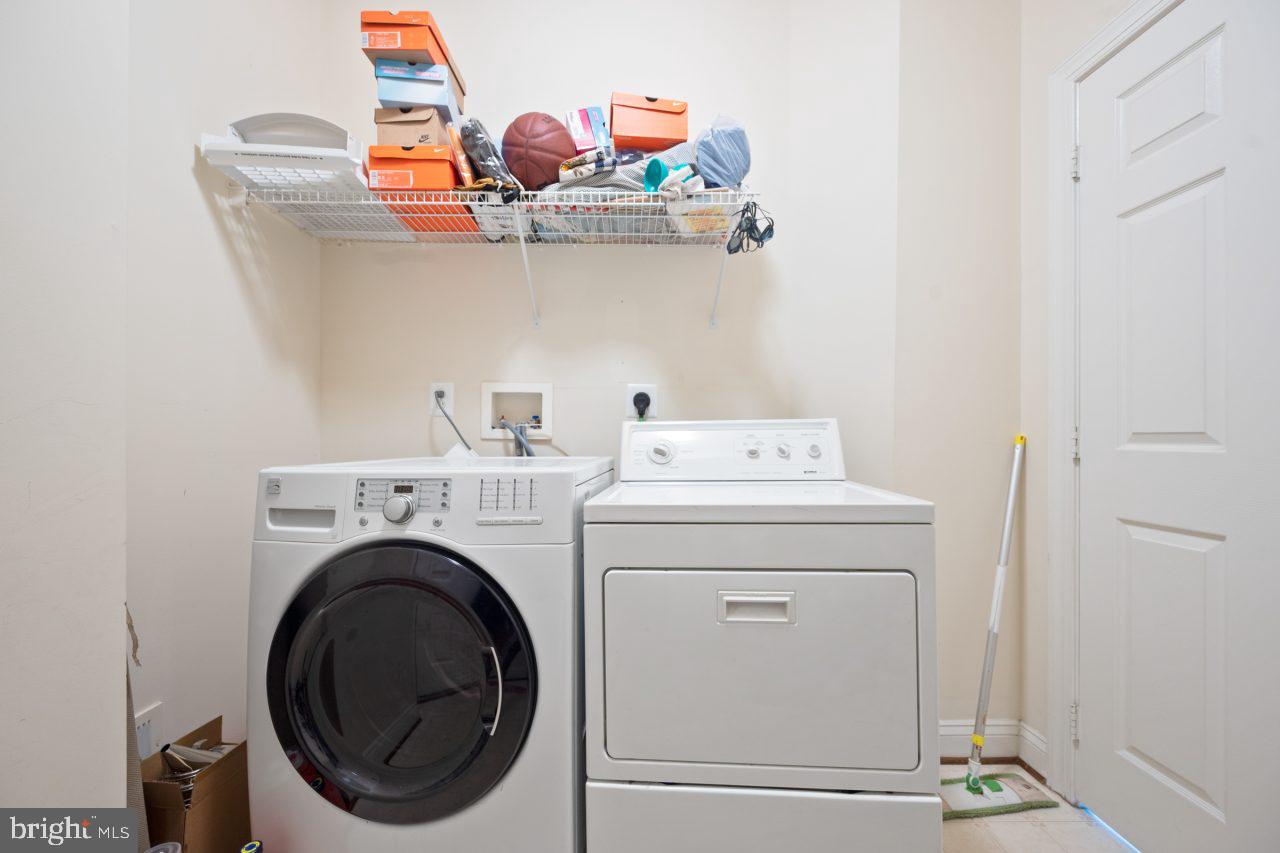 PT ROCKVILLE OUT RES 3 - Residential