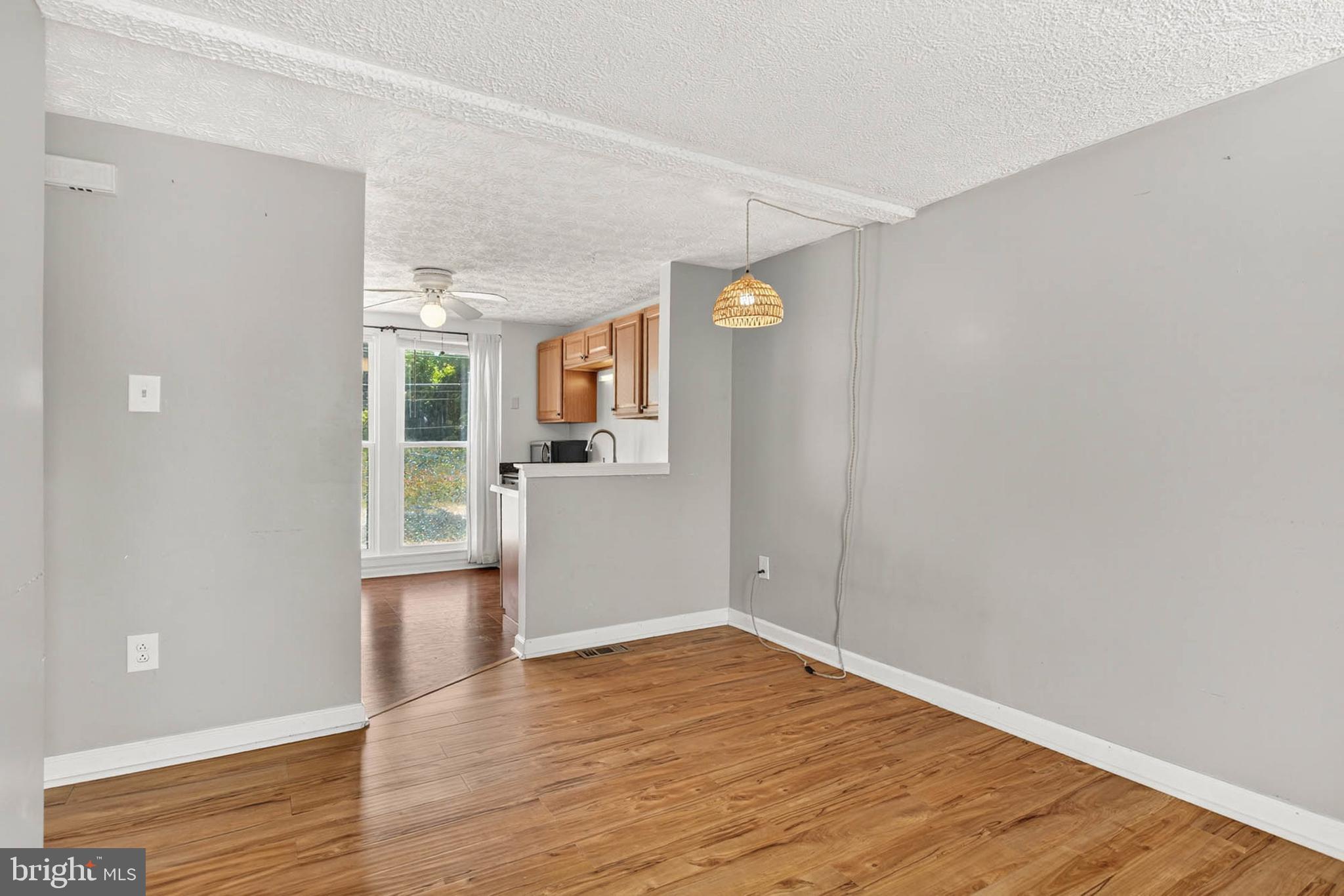 CARROLLWOOD MANOR - Residential