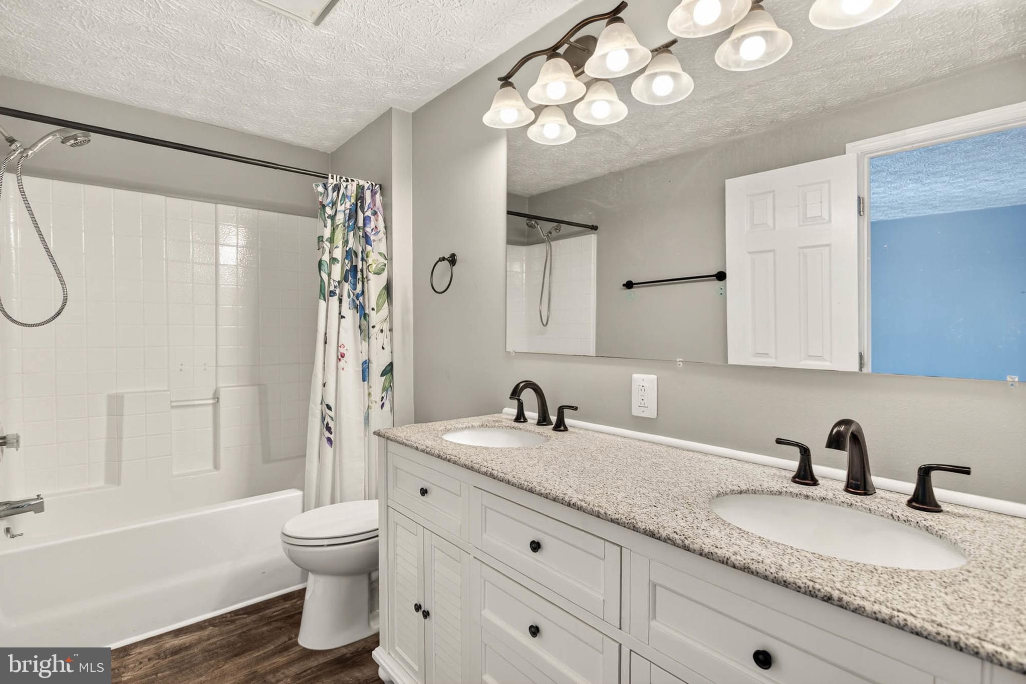 CARROLLWOOD MANOR - Residential