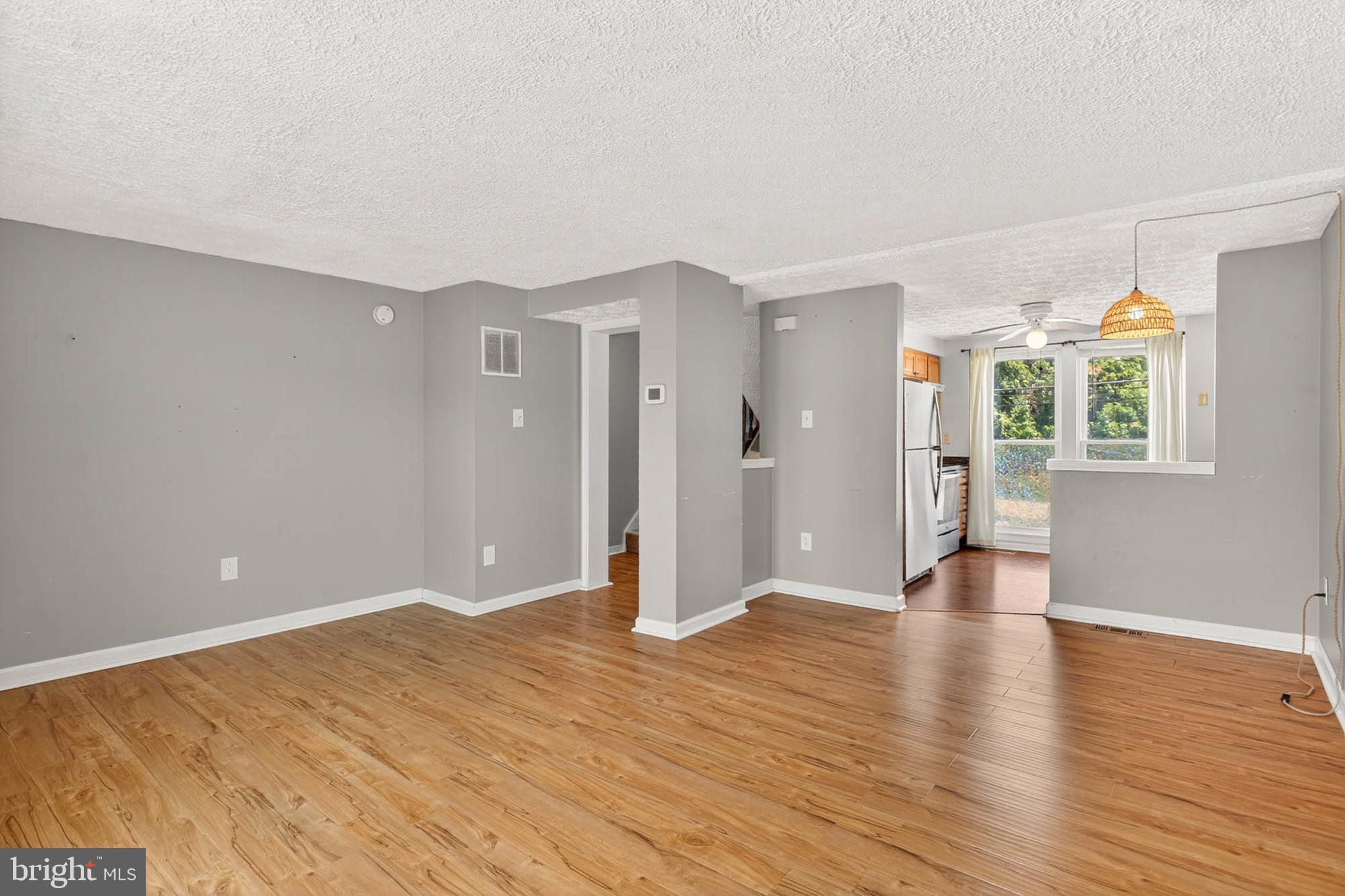 CARROLLWOOD MANOR - Residential